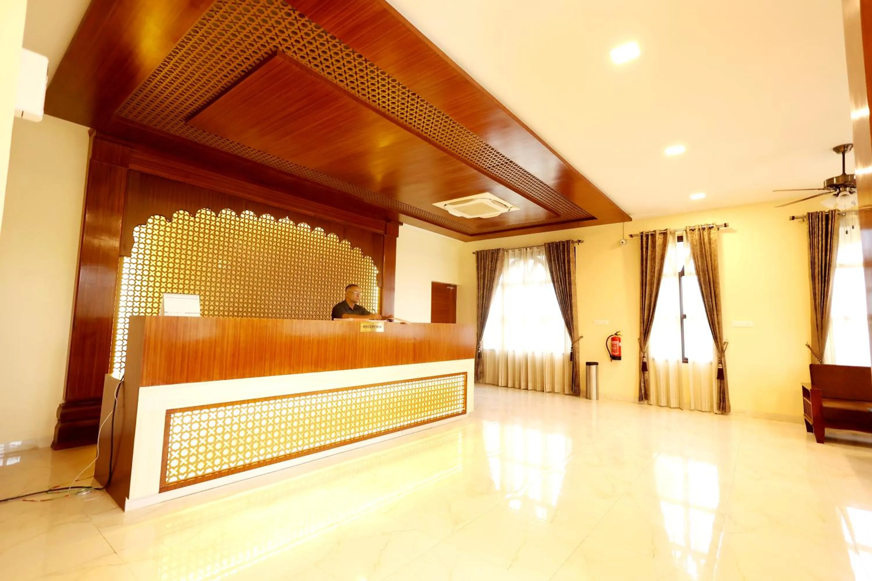 Lobby or reception, Bed in Hari Mahal Resort