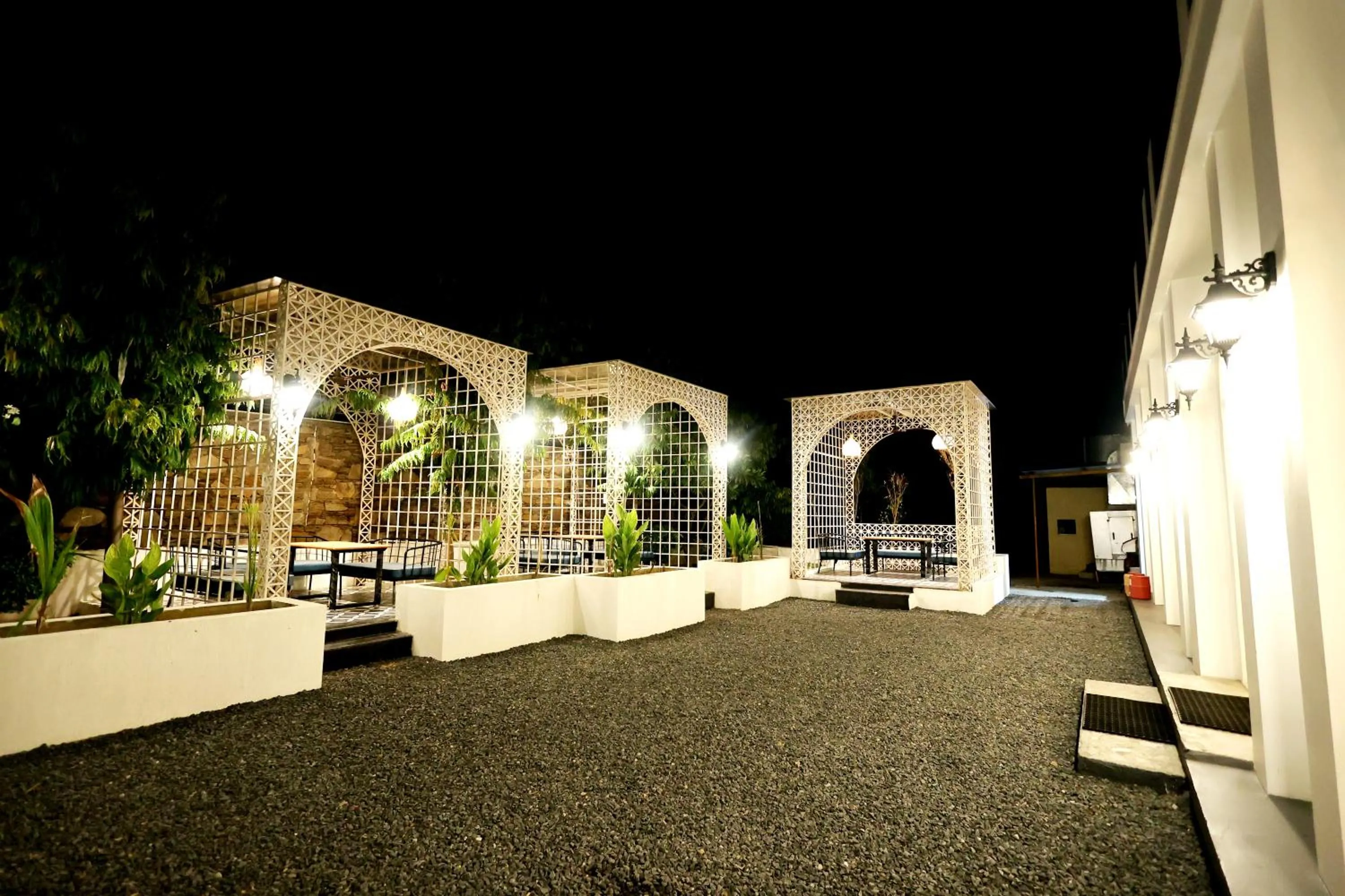 Restaurant/places to eat in Hari Mahal Resort