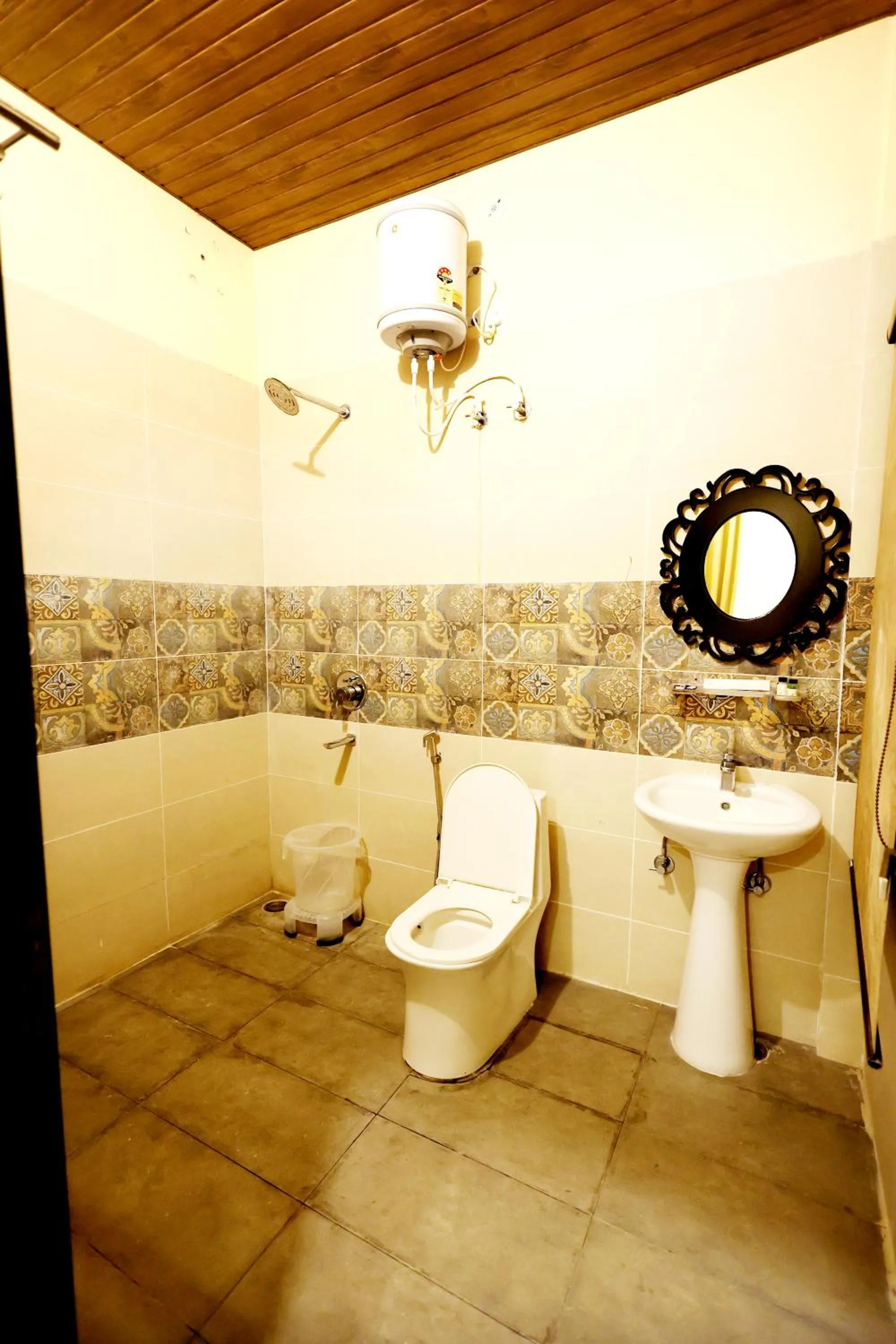 Toilet in Hari Mahal Resort