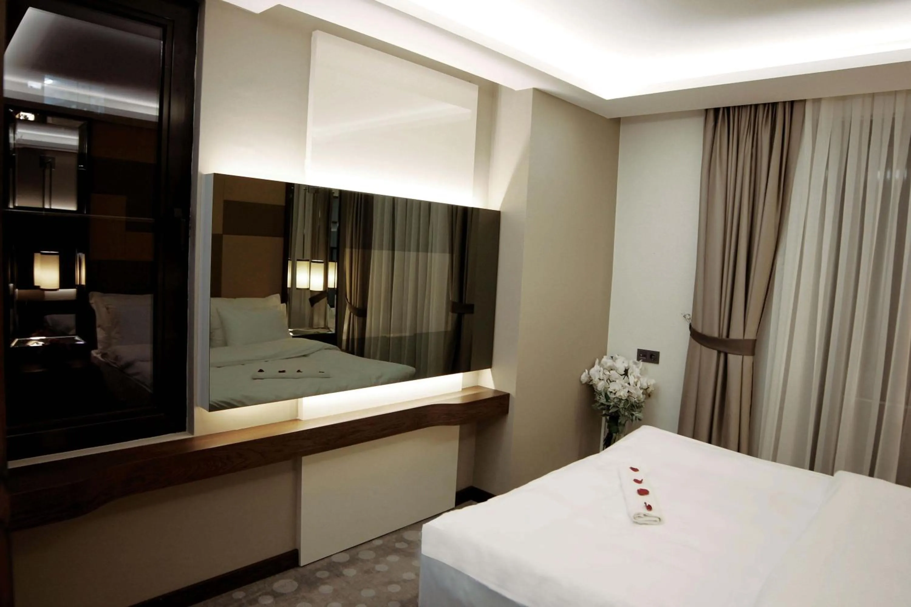 Decorative detail, Bed in The Biancho Hotel Pera