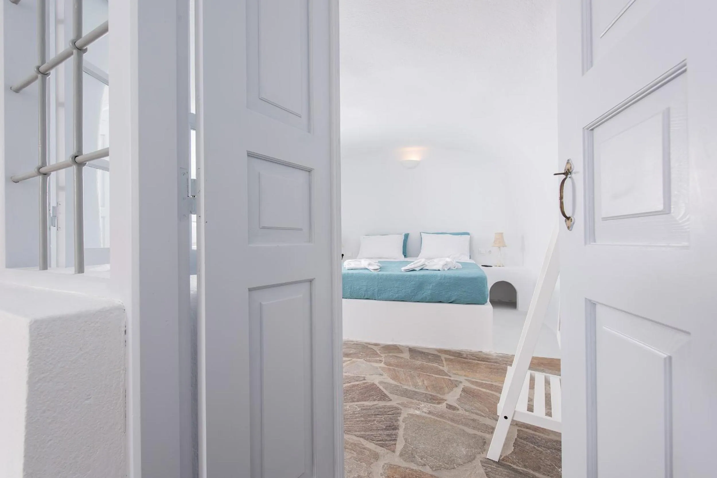 Photo of the whole room in Horizon Aeifos Suites