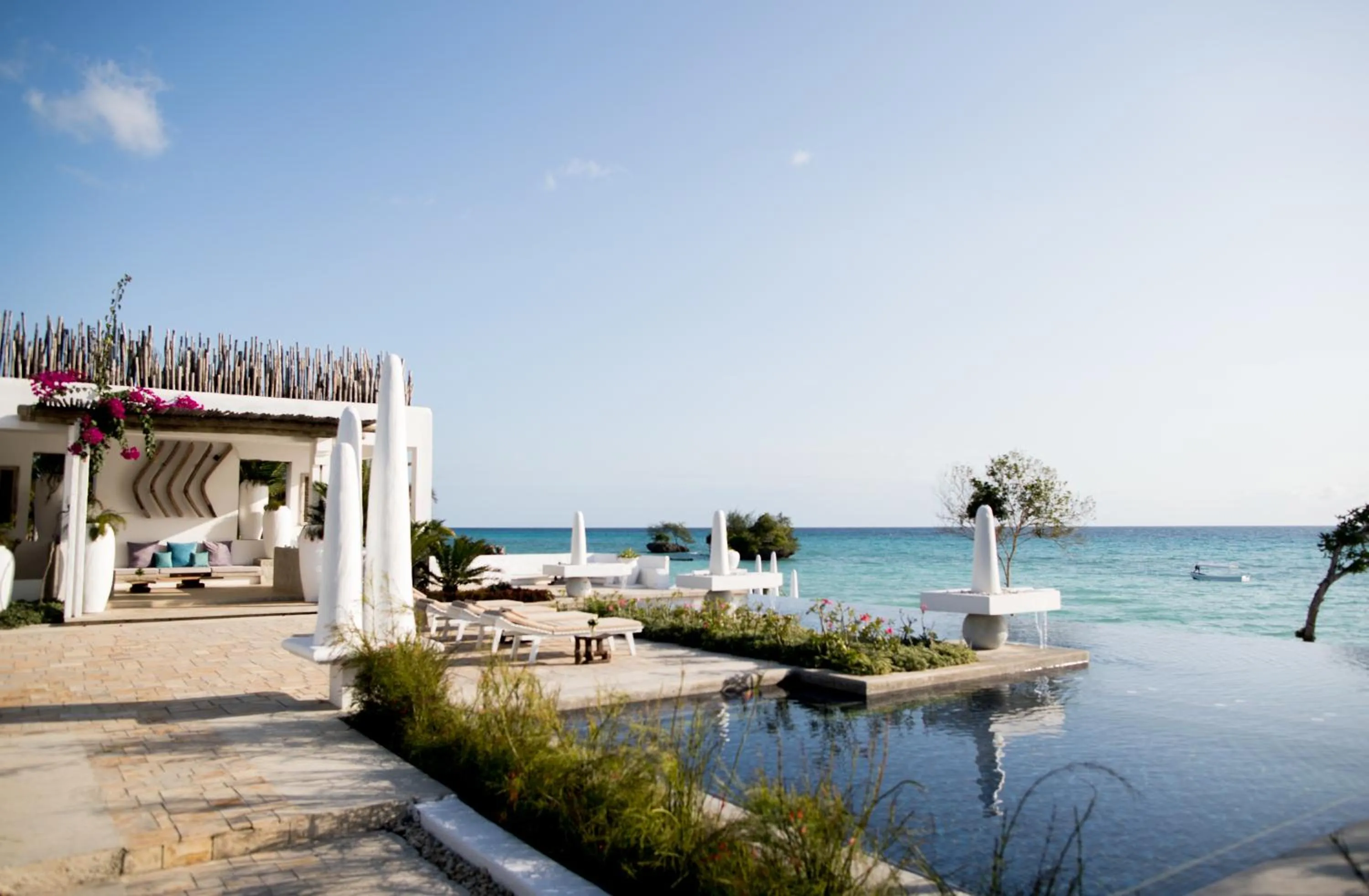 Lounge or bar in The Aiyana Resort & Spa