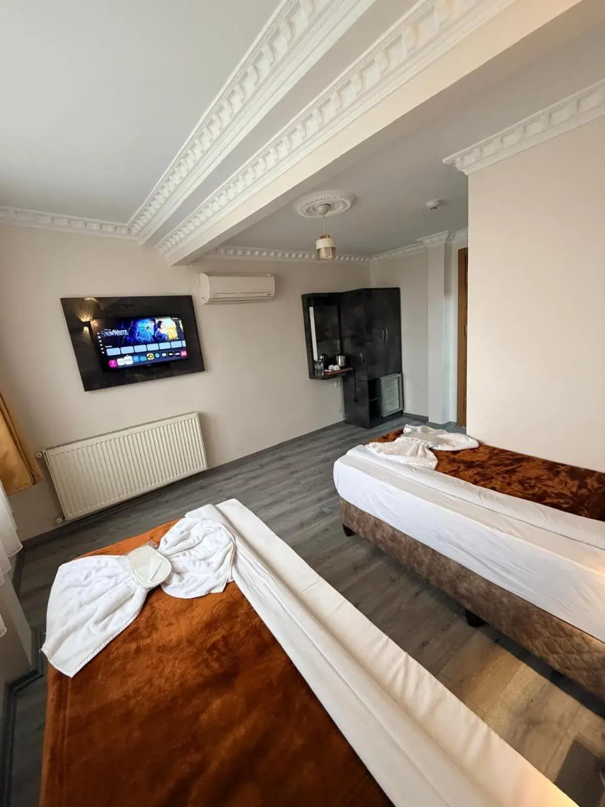 Twin Room with City View in AL KLAS Hotel Twin Room with City View in AL KLAS Hotel