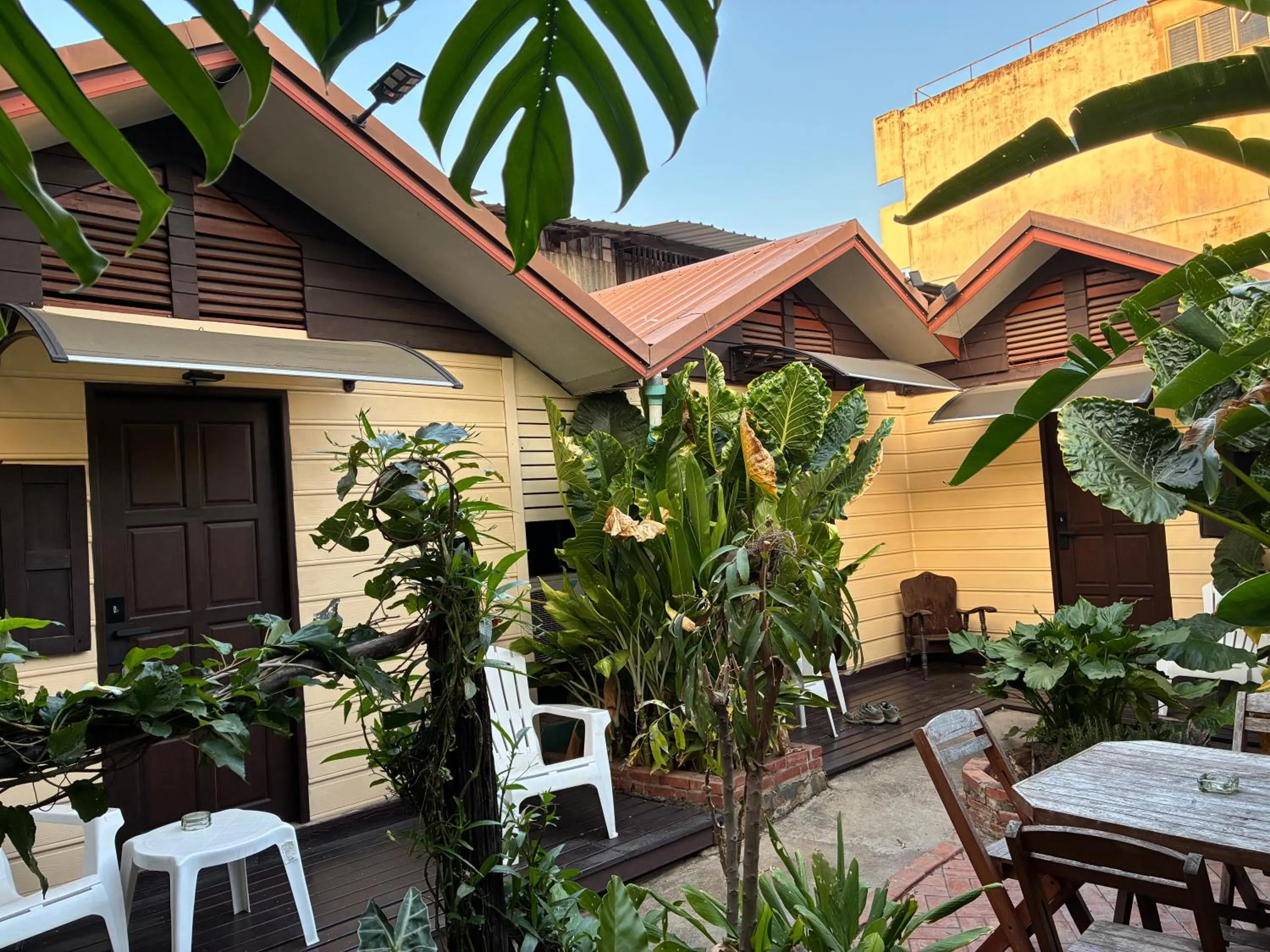 Double Room with Private Bathroom in Noom Guesthouse