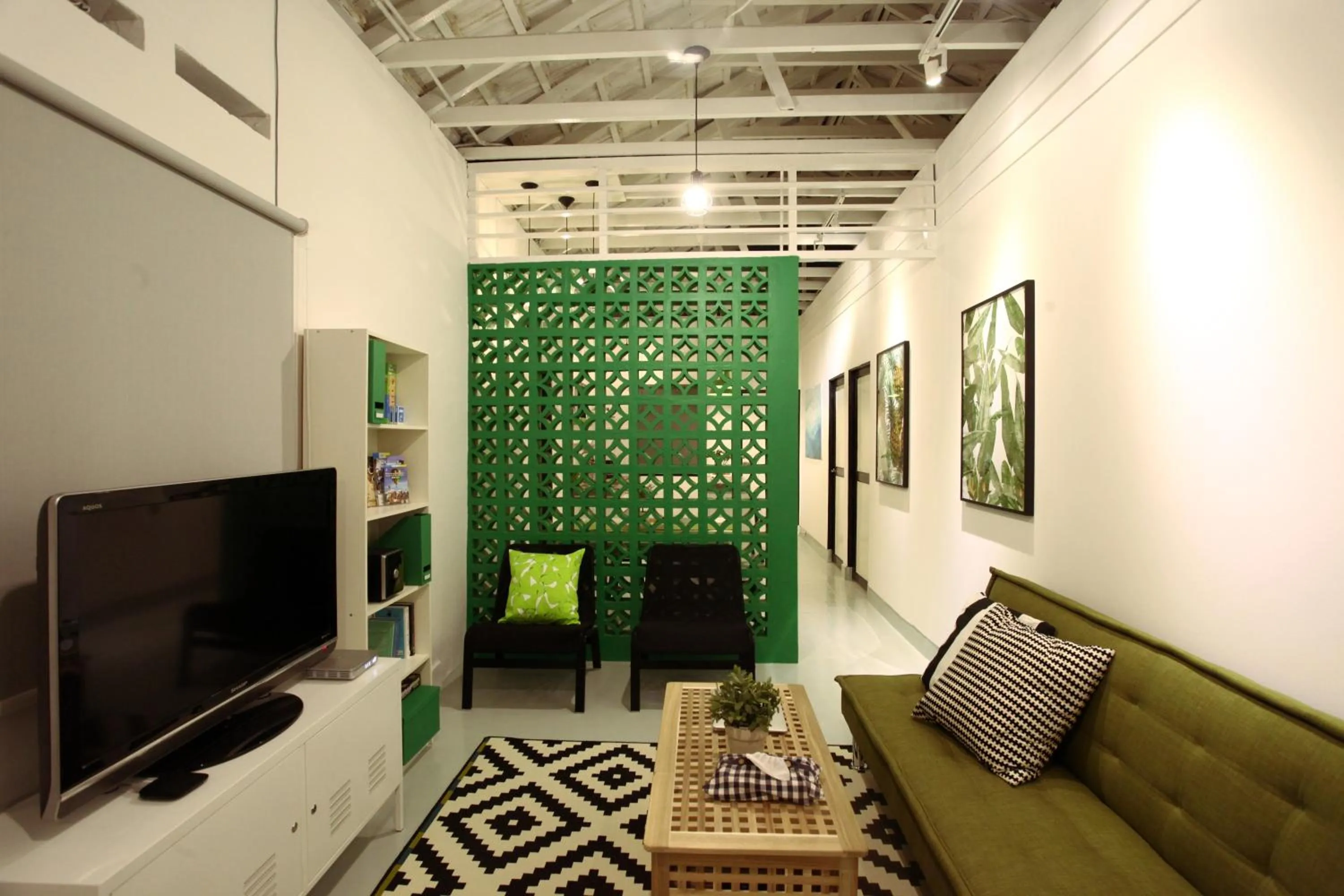 Night in Stay SongSong Mount Erskine