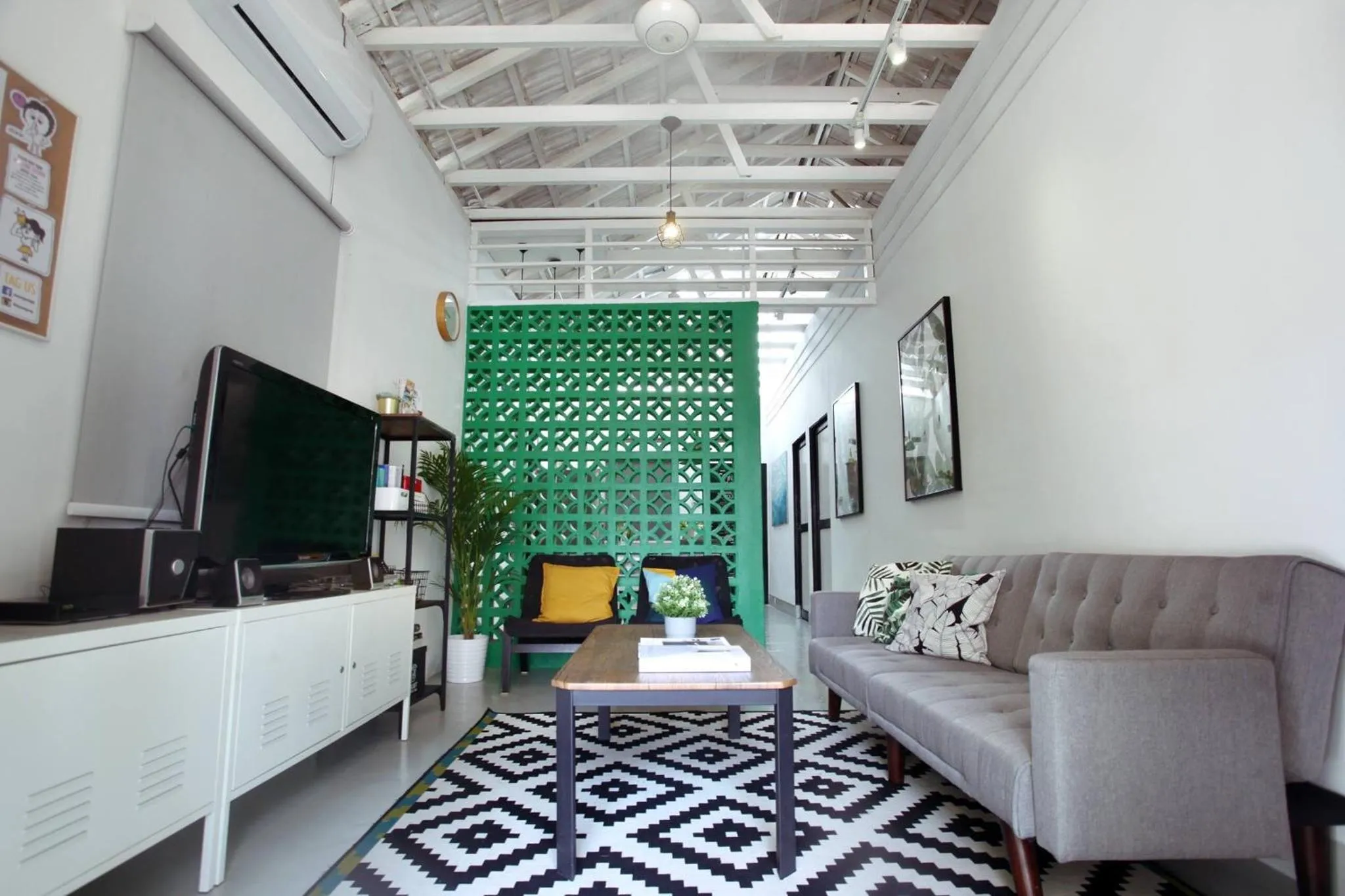 TV and multimedia in Stay SongSong Mount Erskine