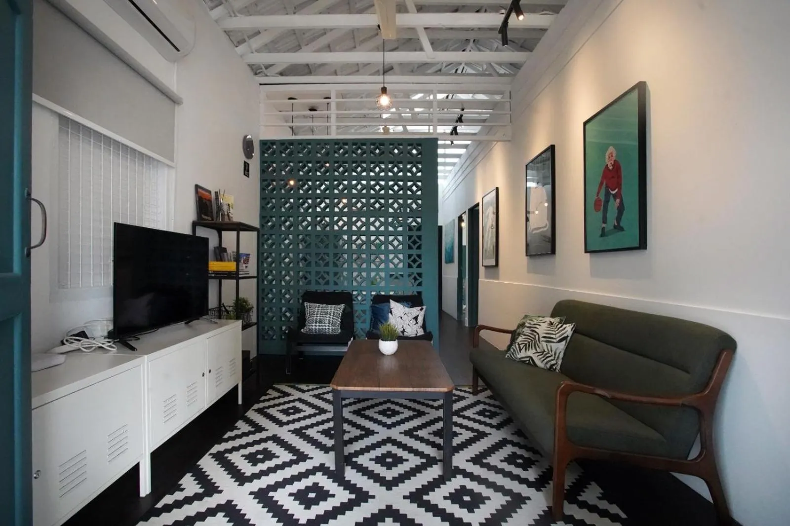 Stay SongSong Mount Erskine