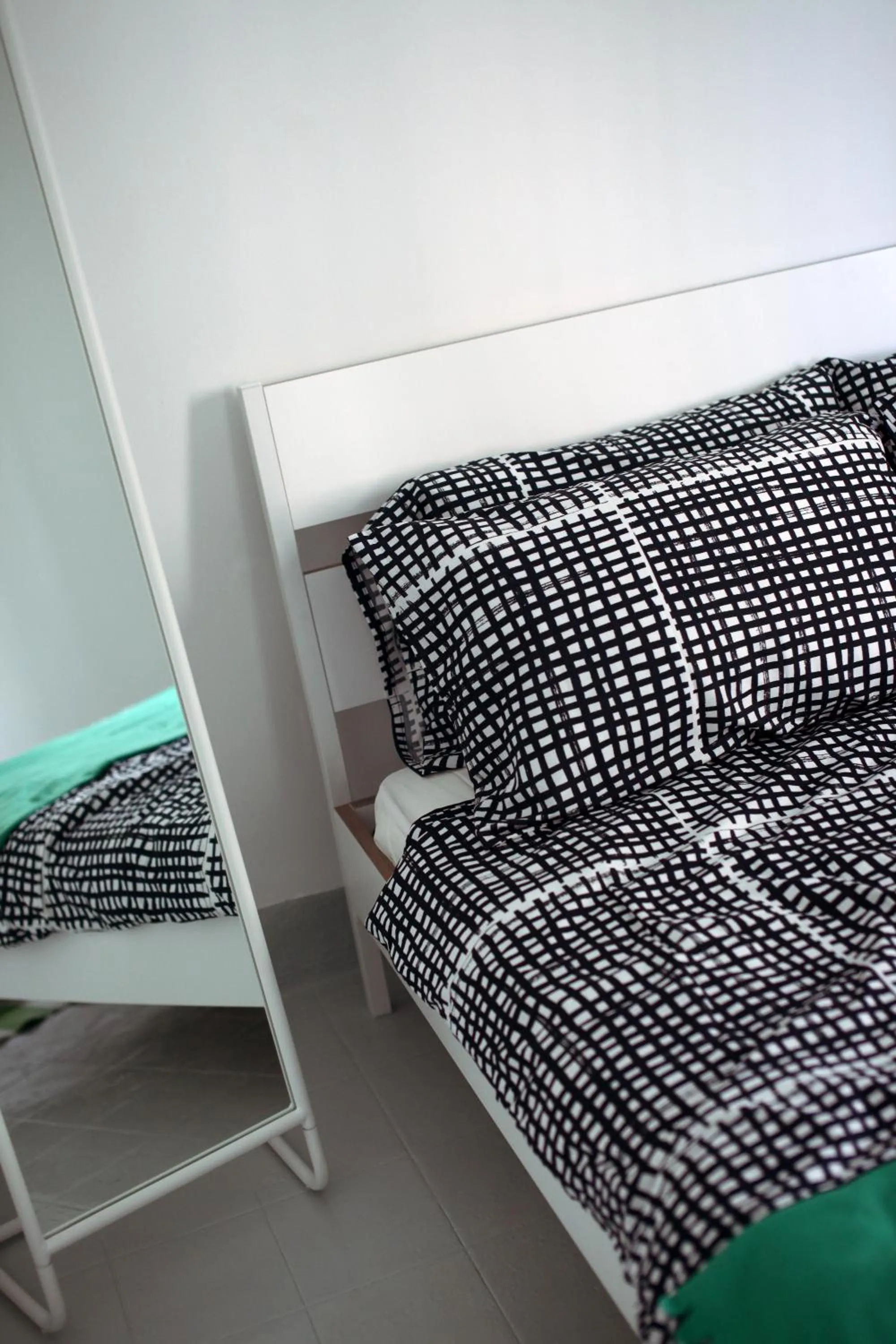 Day, Bed in Stay SongSong Mount Erskine