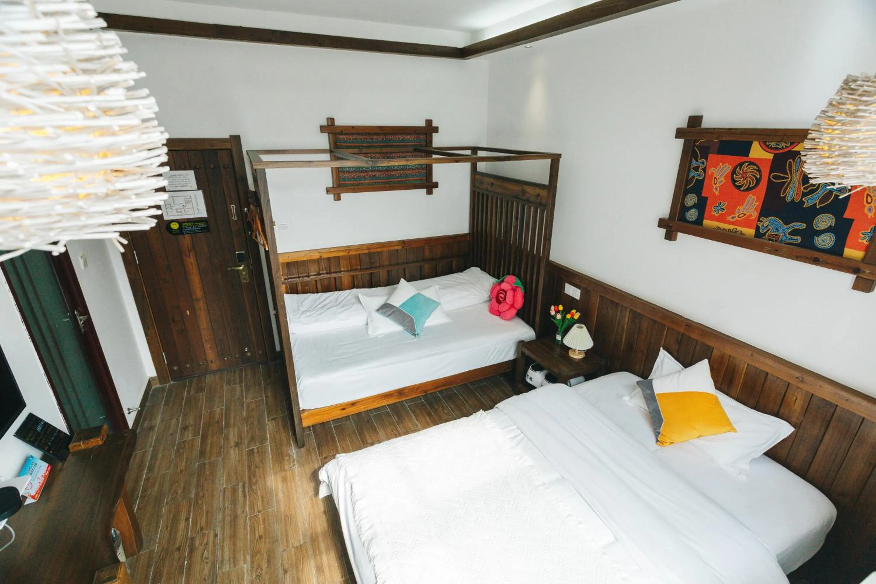 Photo of the whole room, Bed in Hotel California Zhangjiajie