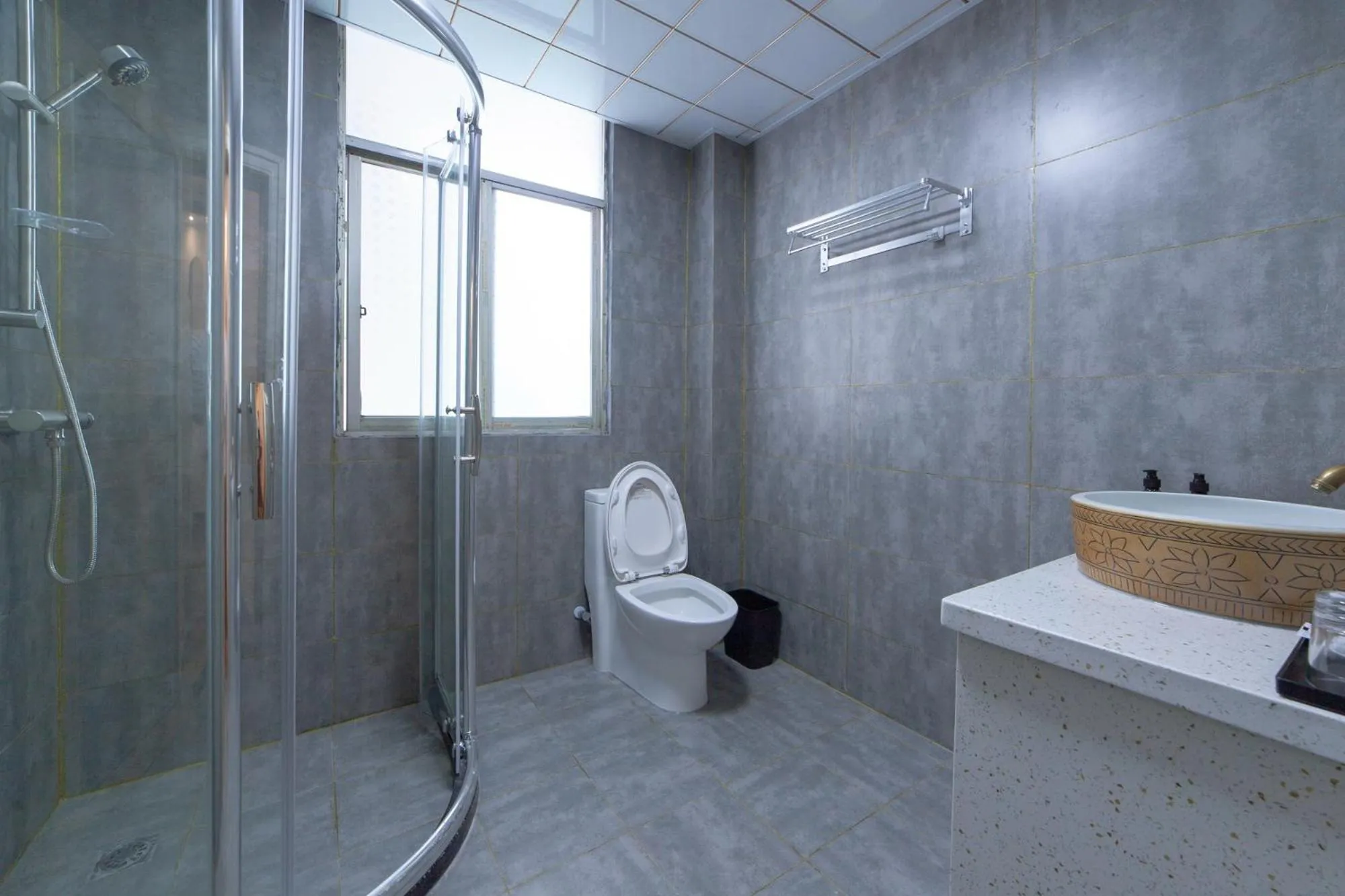 Bathroom in Hotel California Zhangjiajie