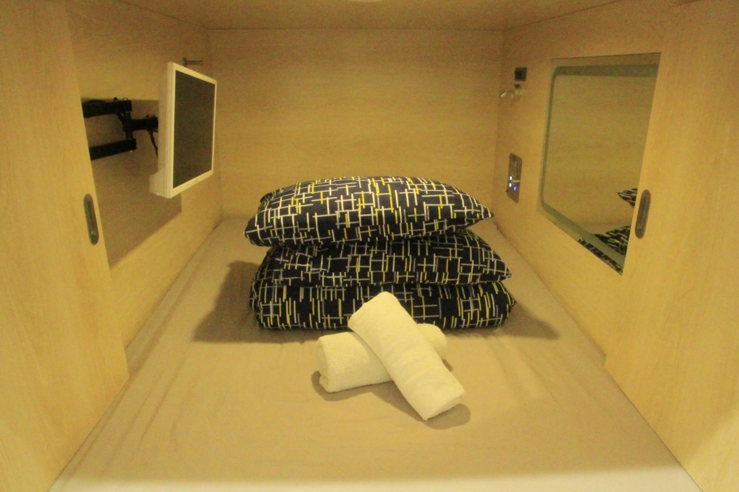 Bed in PodBed Coogee Beachside