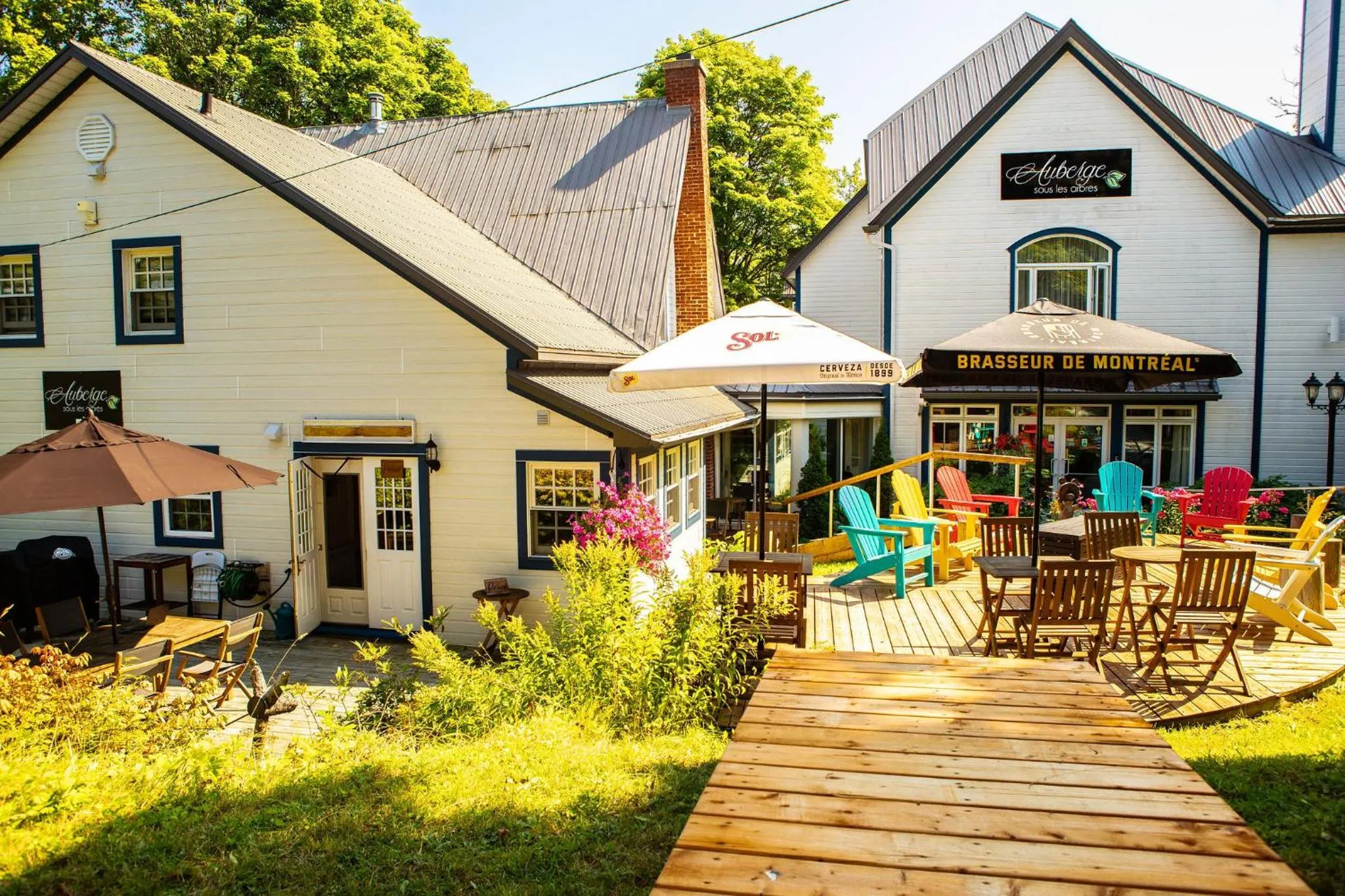 Property building in Auberge Sous les Arbres