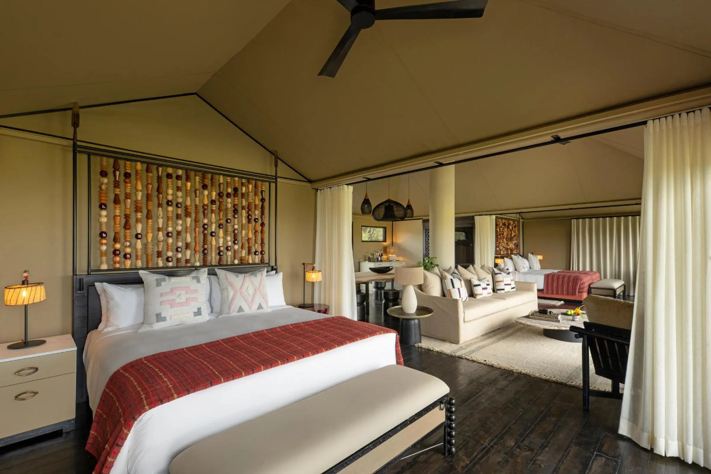 Living room, Bed in Mahali Mzuri