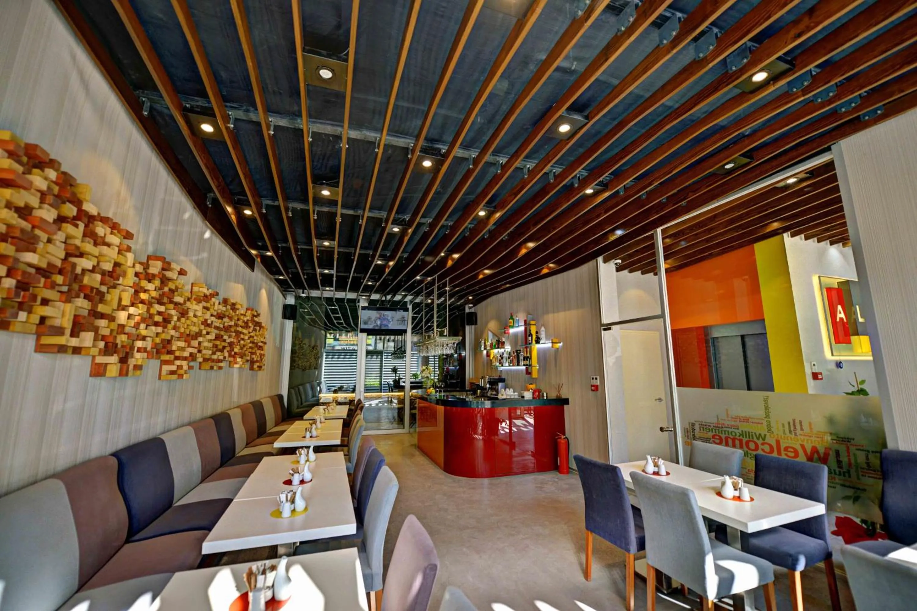 Restaurant/places to eat in All Inn Hotel