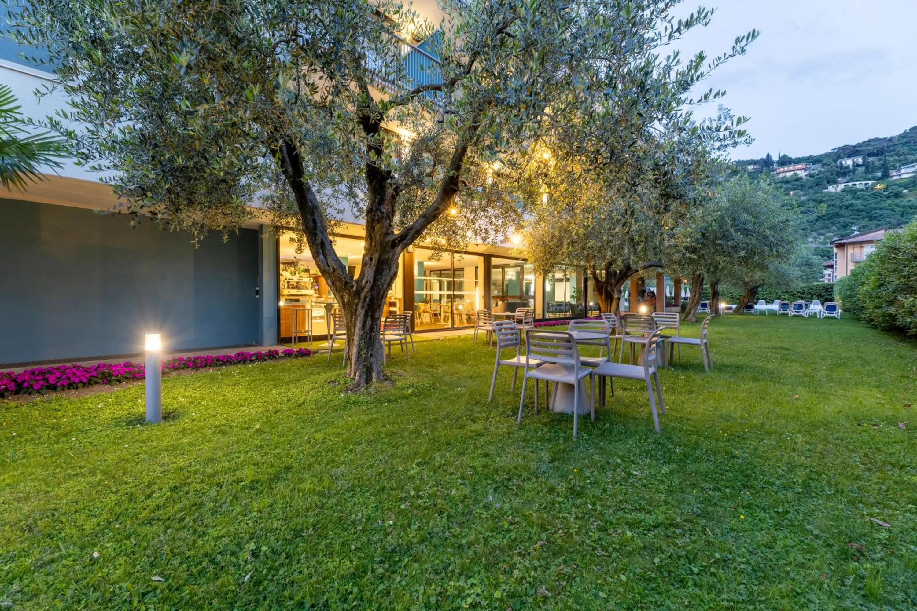 Garden in Hotel Holiday Sport & Relax