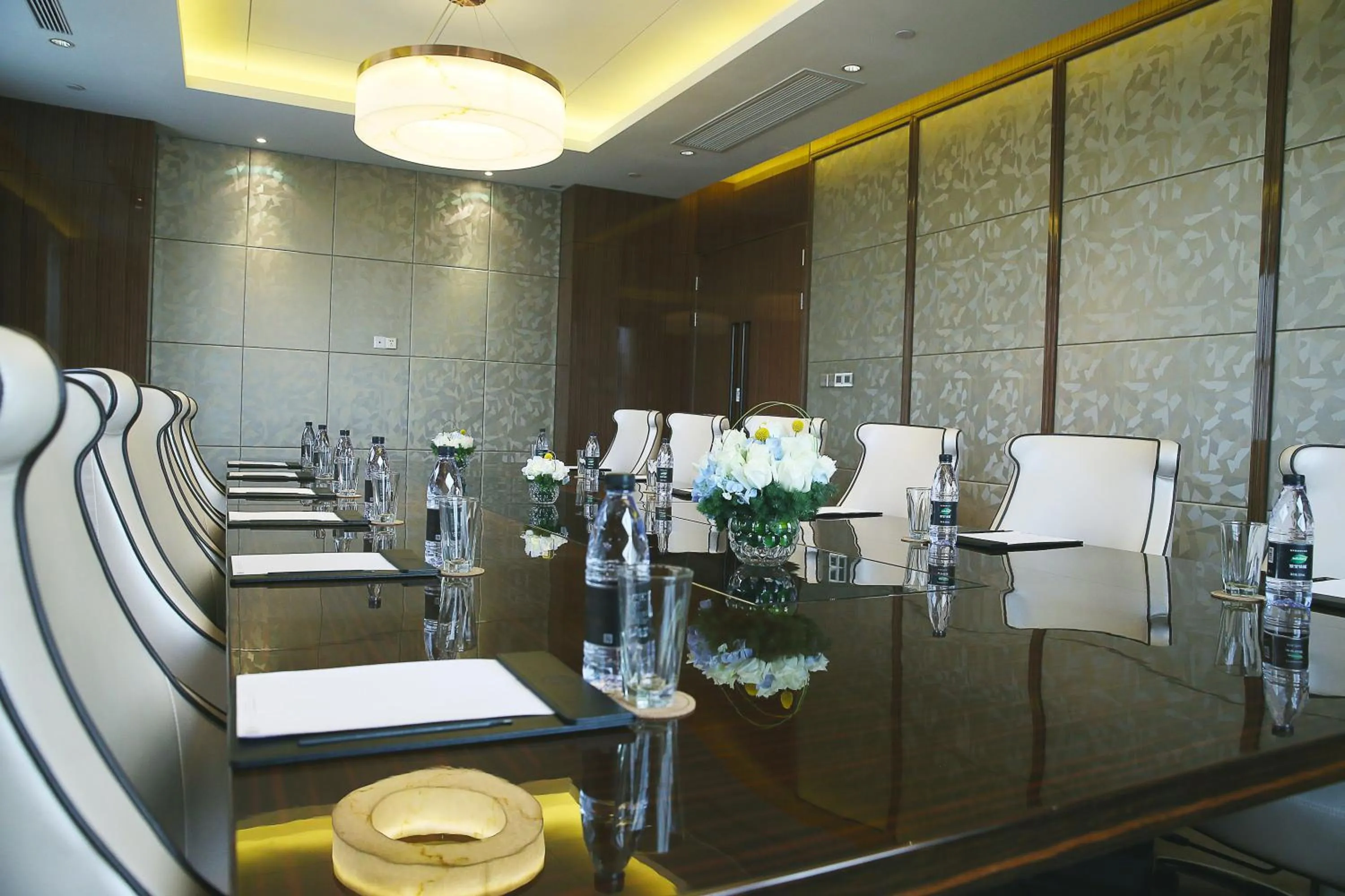 Meeting/conference room in Yinchuan Xifujing Hotel