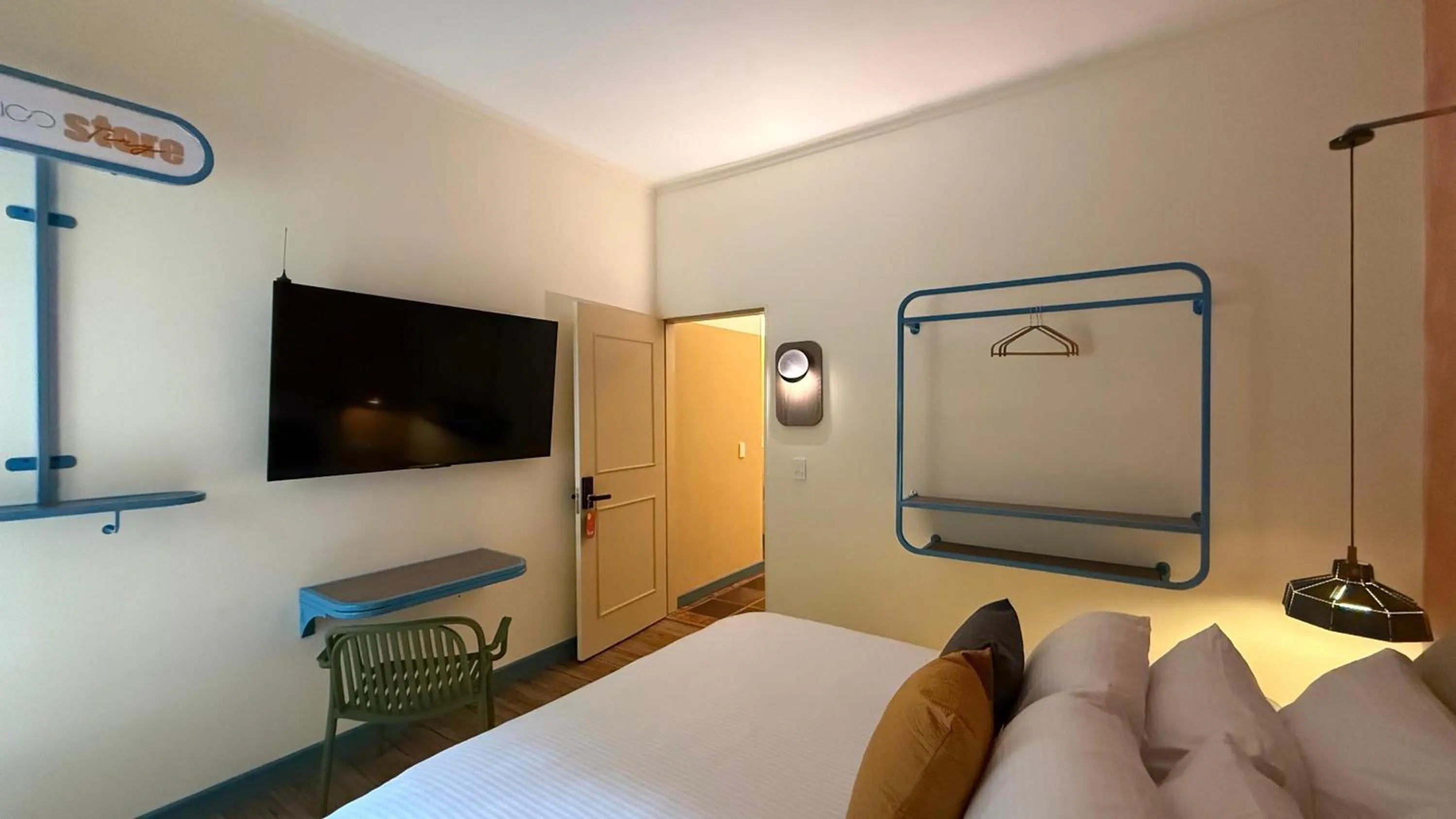 Communal lounge/ TV room, Bed in Autenthico Provenza Home Medellin