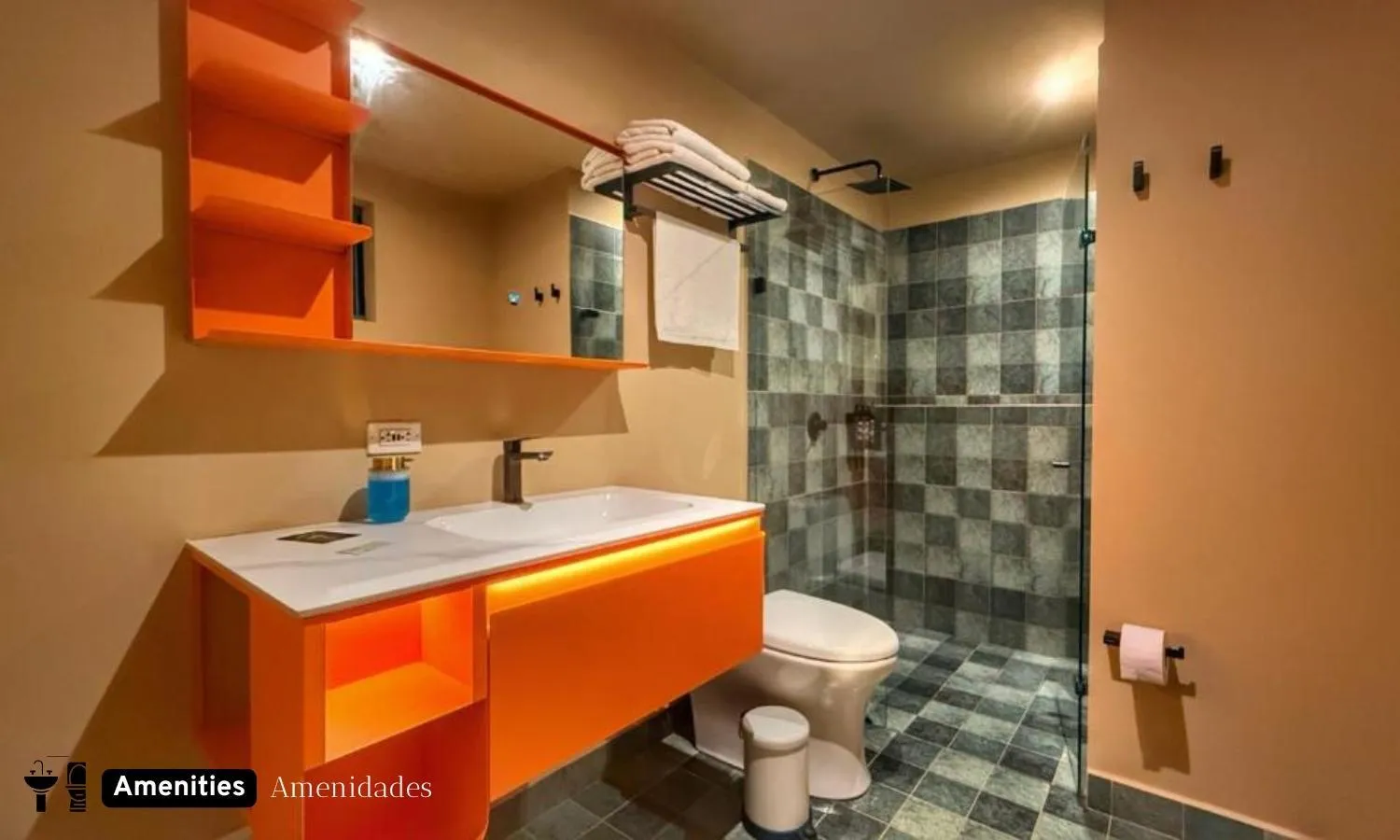 Shower in Autenthico Provenza Home Medellin