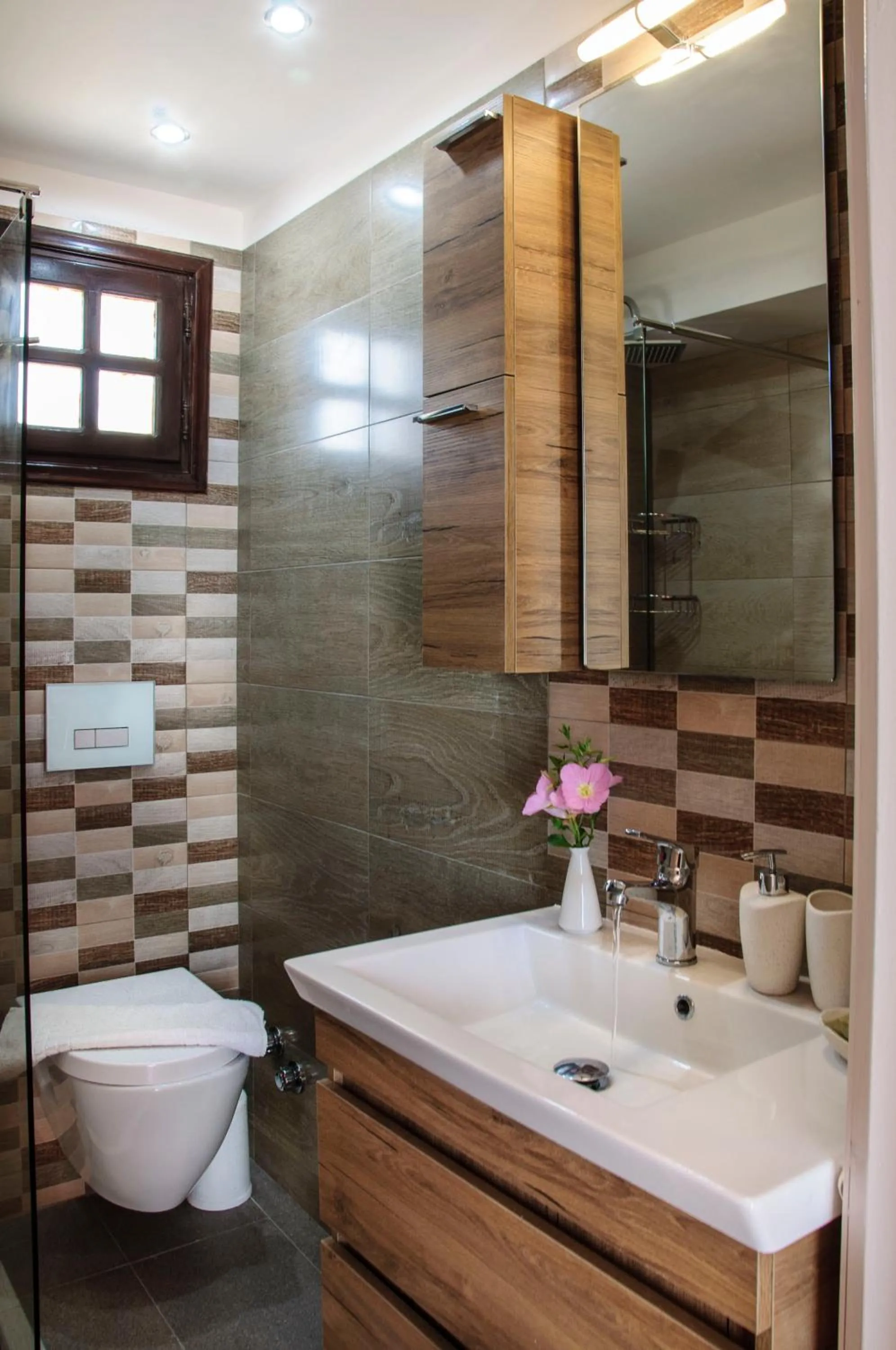 Shower in Christina Rooms