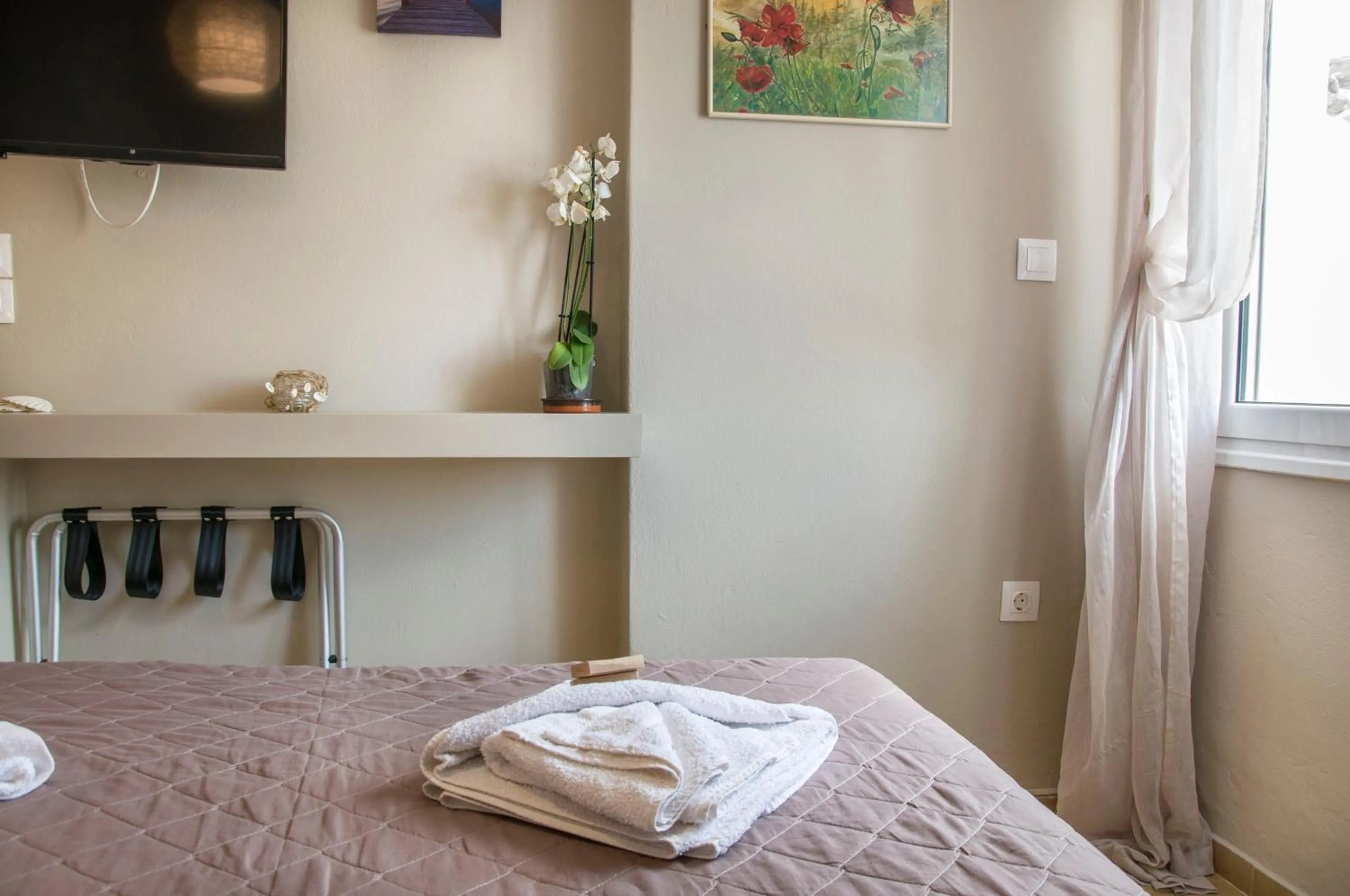 Decorative detail, Bed in Christina Rooms