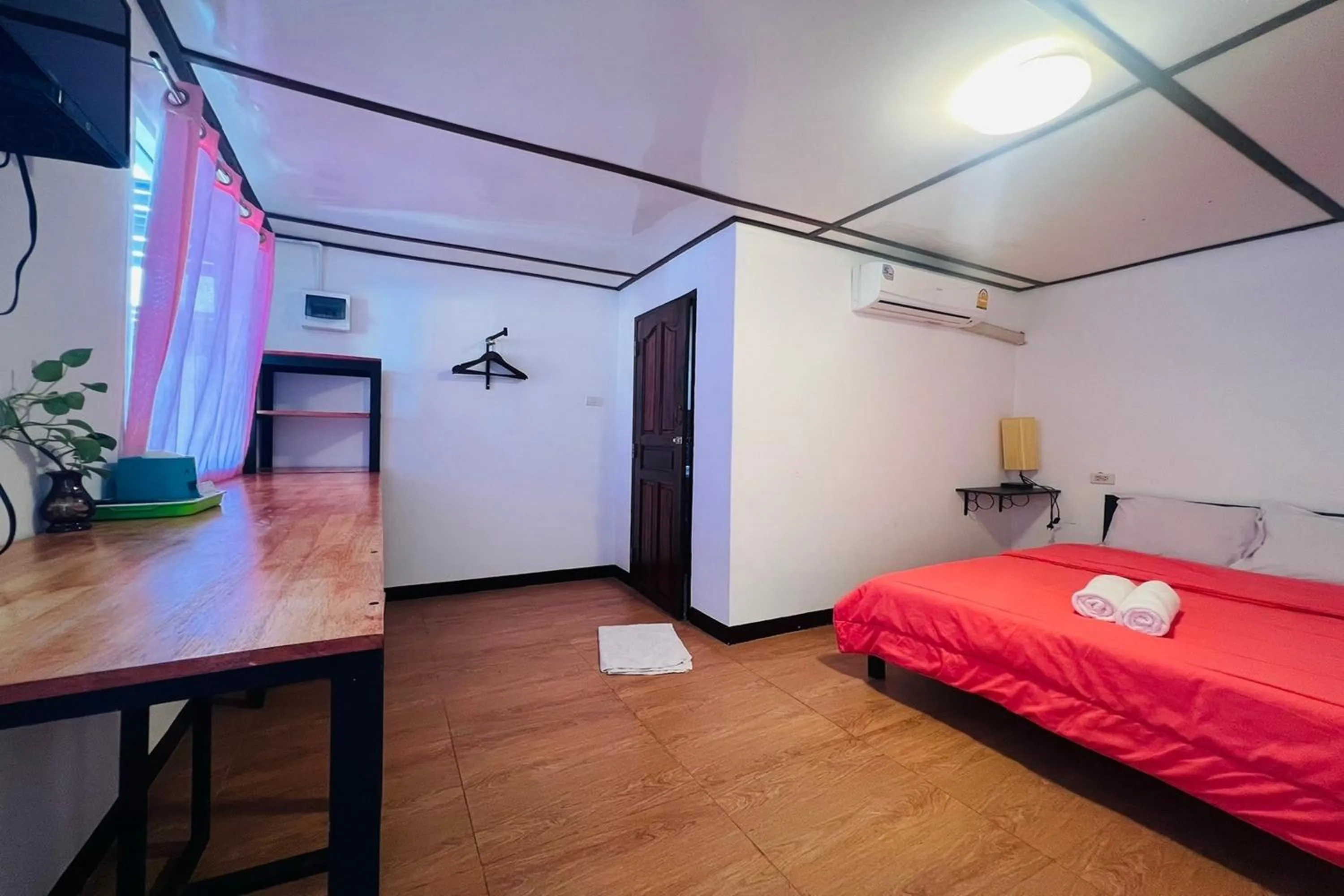 Bed in Ton Hom Pool Party