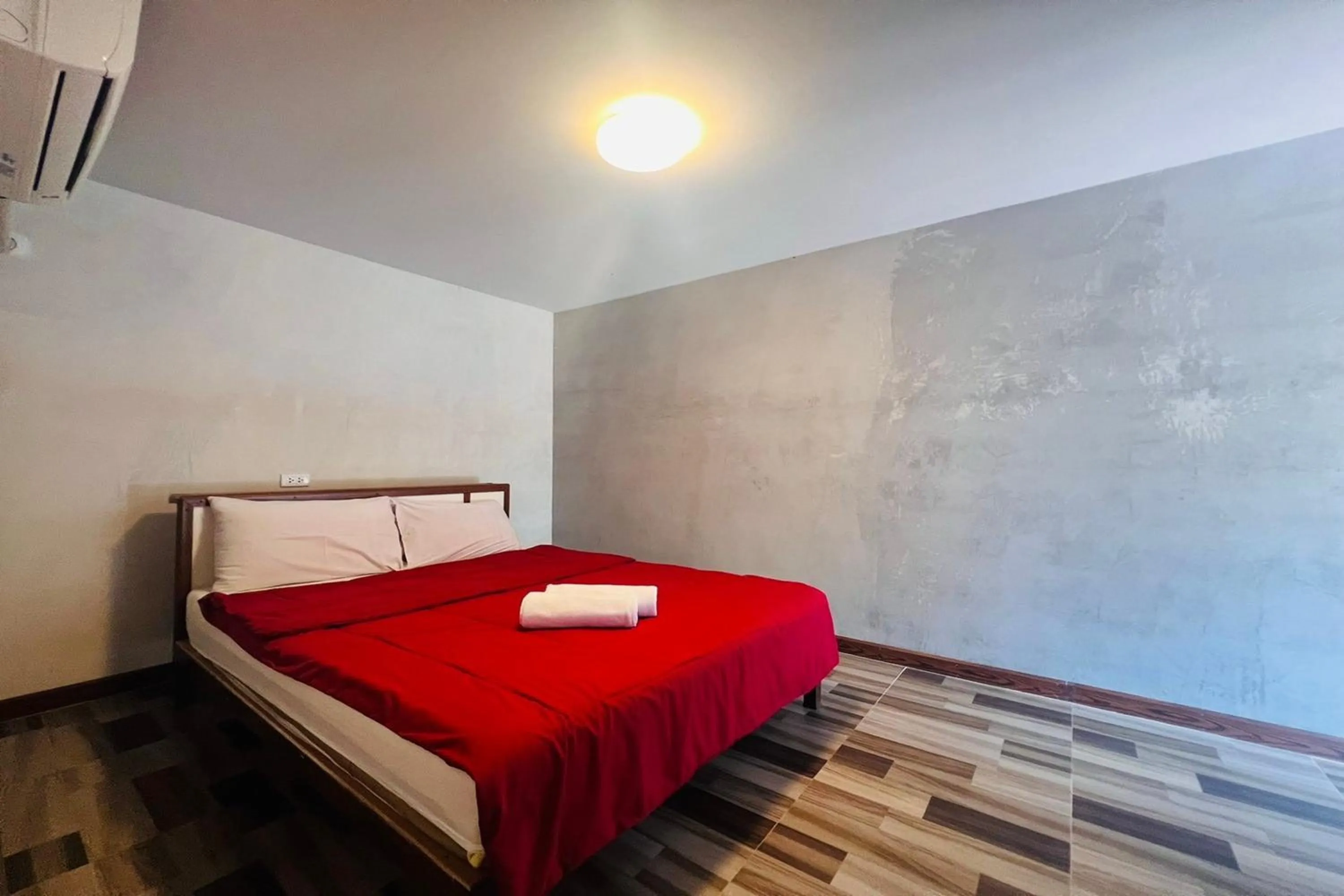 Bed in Ton Hom Pool Party