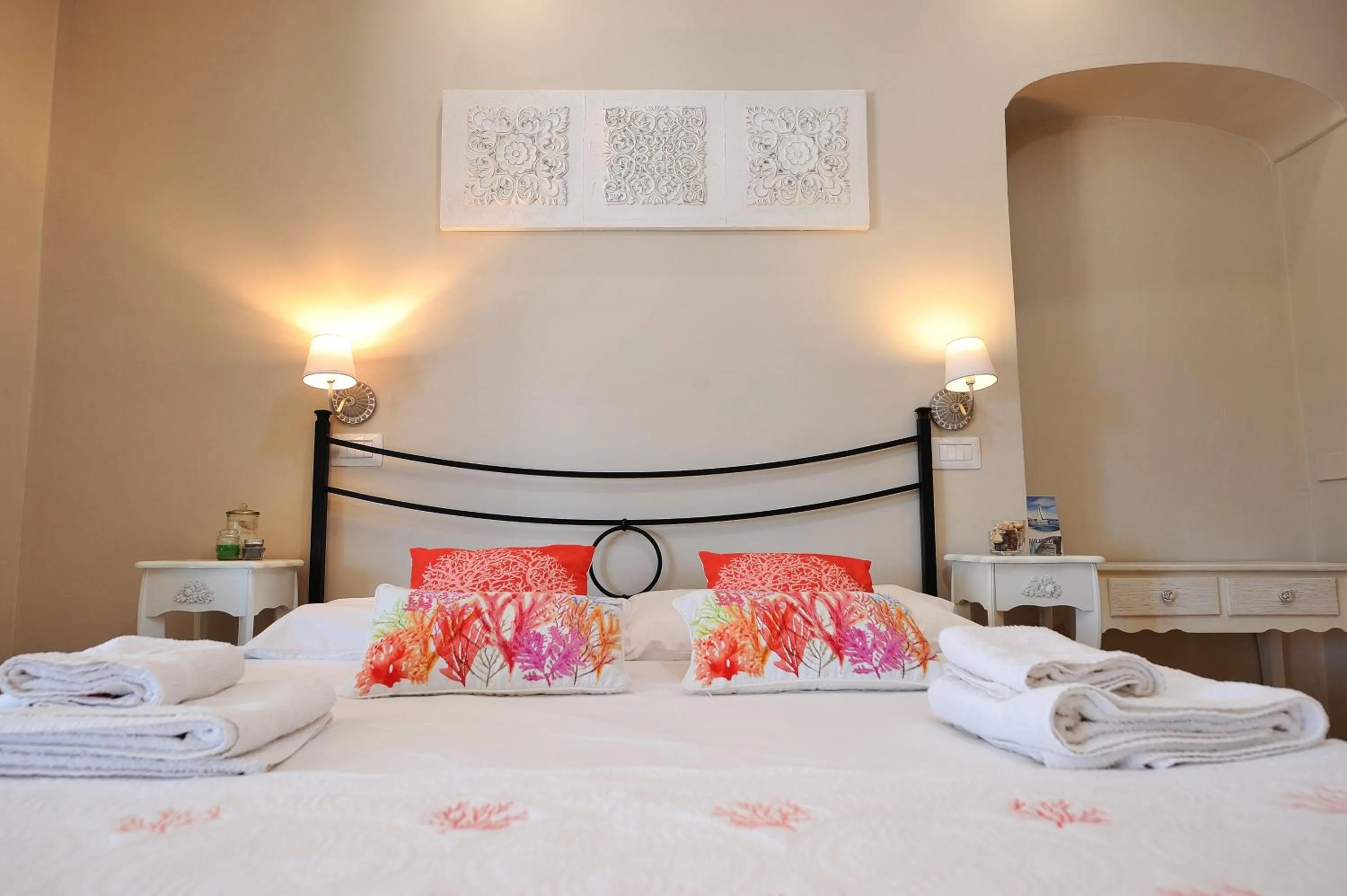 Shower, Bed in Onda Marina Rooms