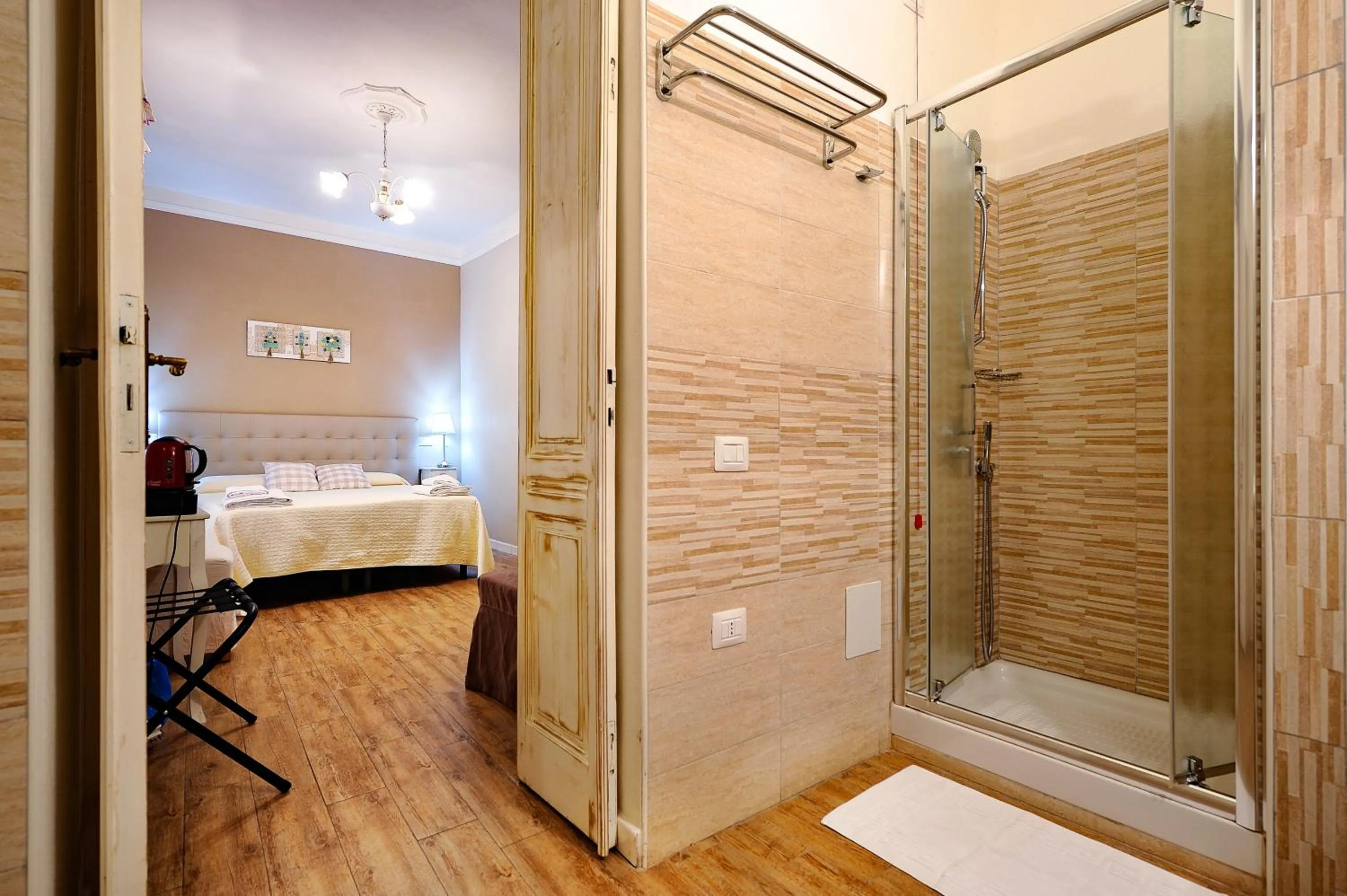 Shower, Bed in Onda Marina Rooms