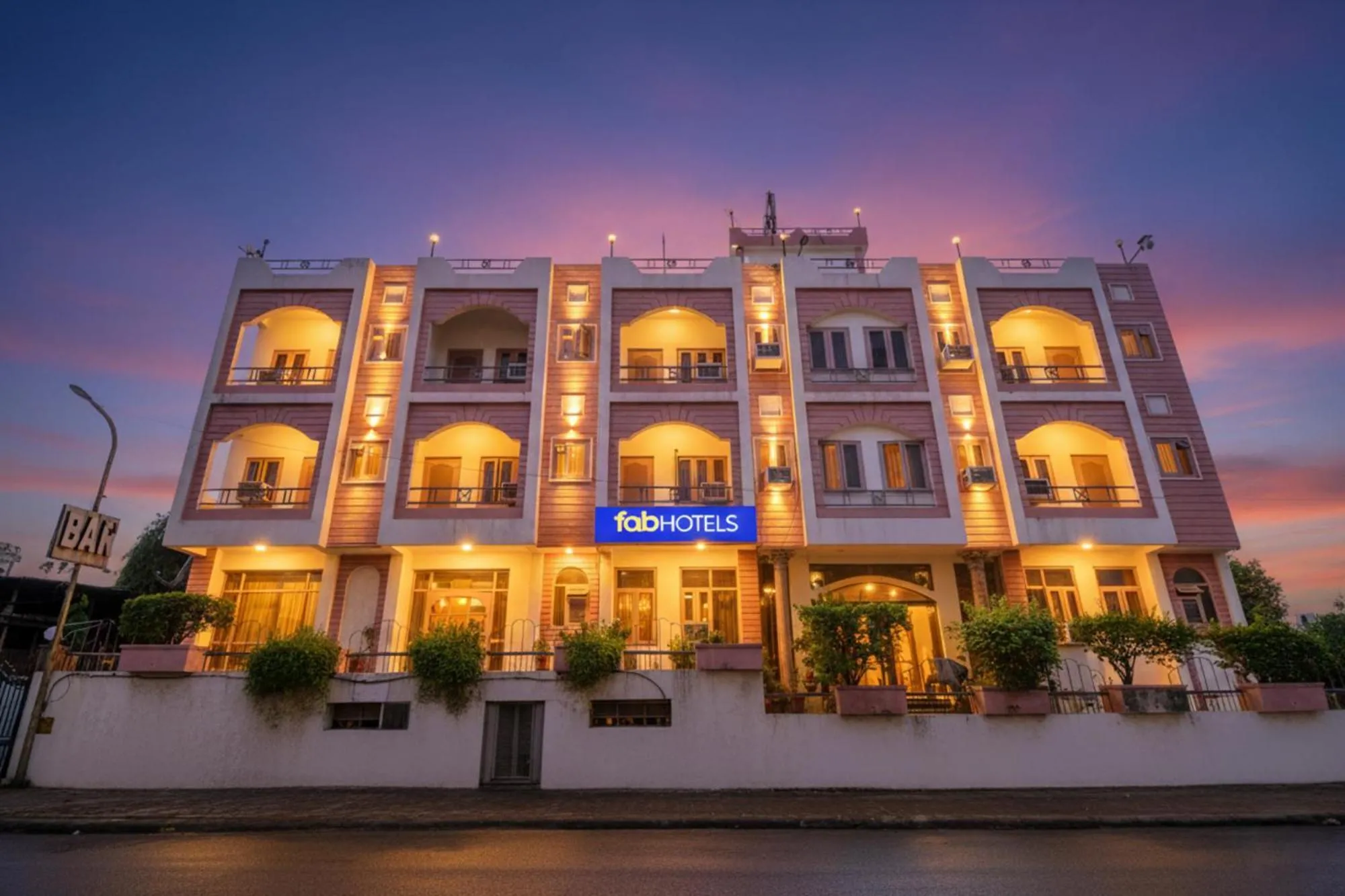 FabHotel Rajlaxmi Palace - Ashok Vihar Metro Station