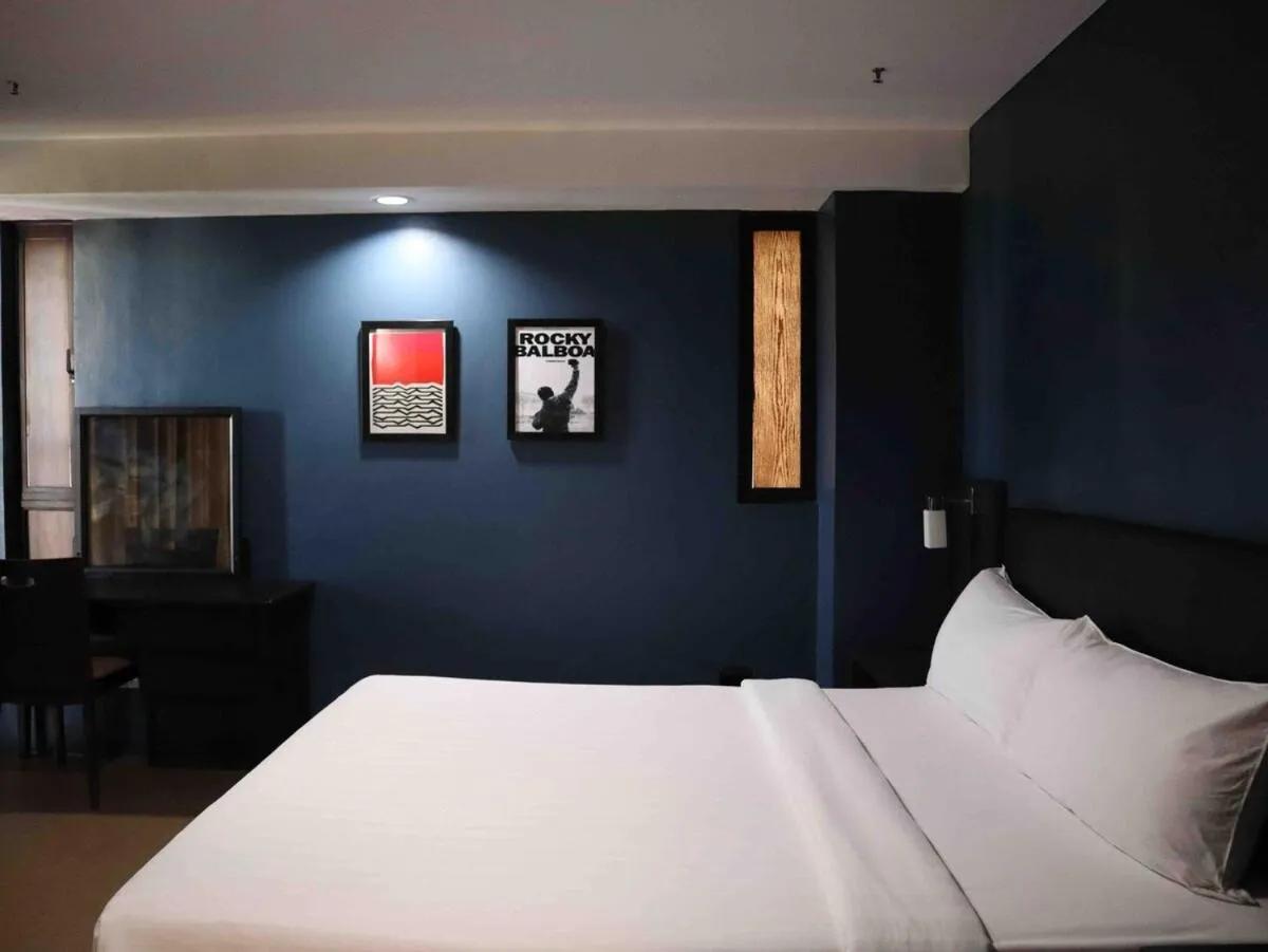 Bed in Soho-Style Loft - City Center with 4BR, Wifi and Gameroom