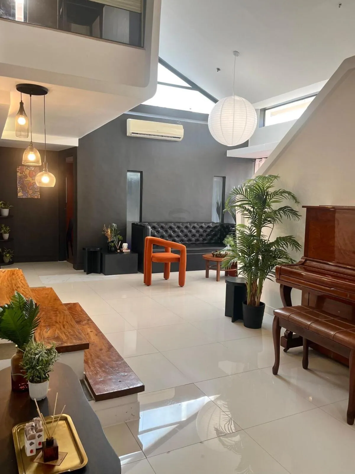 Soho-Style Loft - City Center with 4BR, Wifi and Gameroom