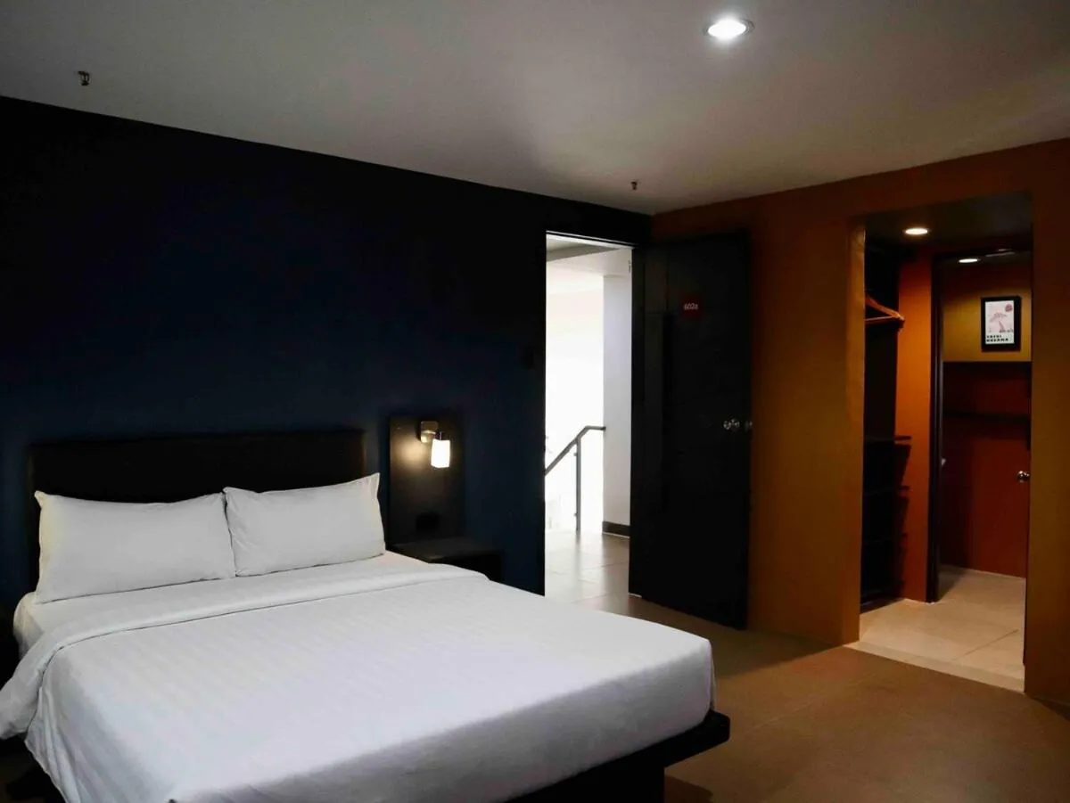 Bed in Soho-Style Loft - City Center with 4BR, Wifi and Gameroom