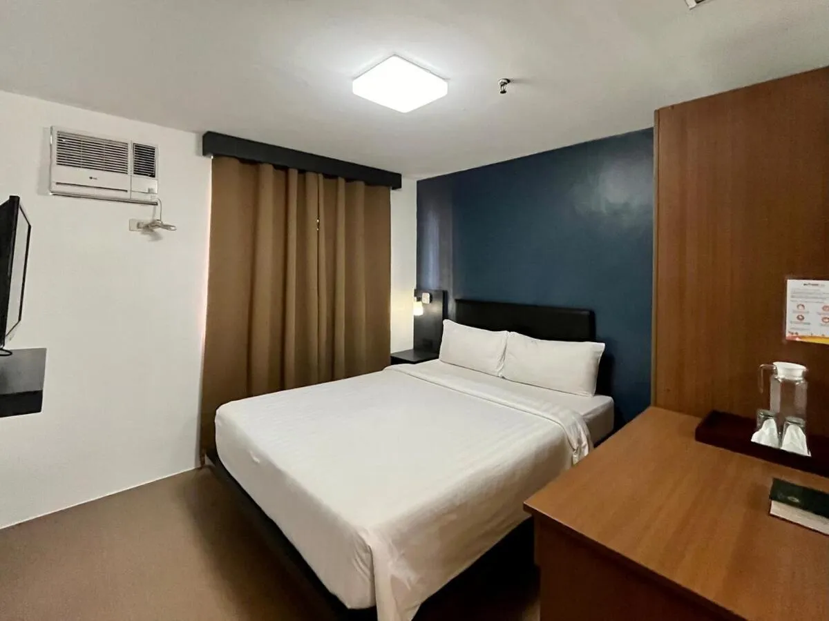 Bed in Soho-Style Loft - City Center with 4BR, Wifi and Gameroom