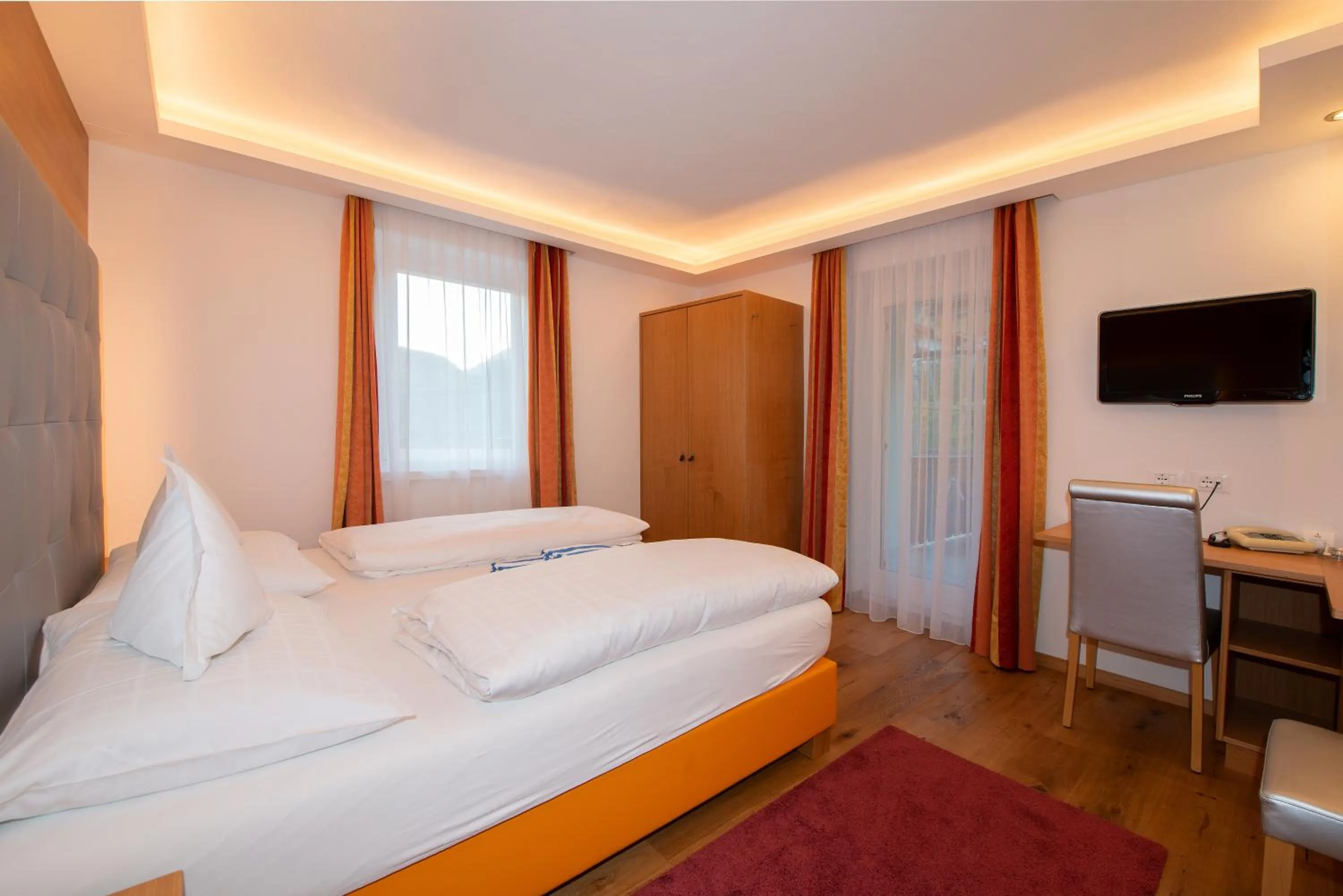 Bedroom, Bed in Ruster Resort