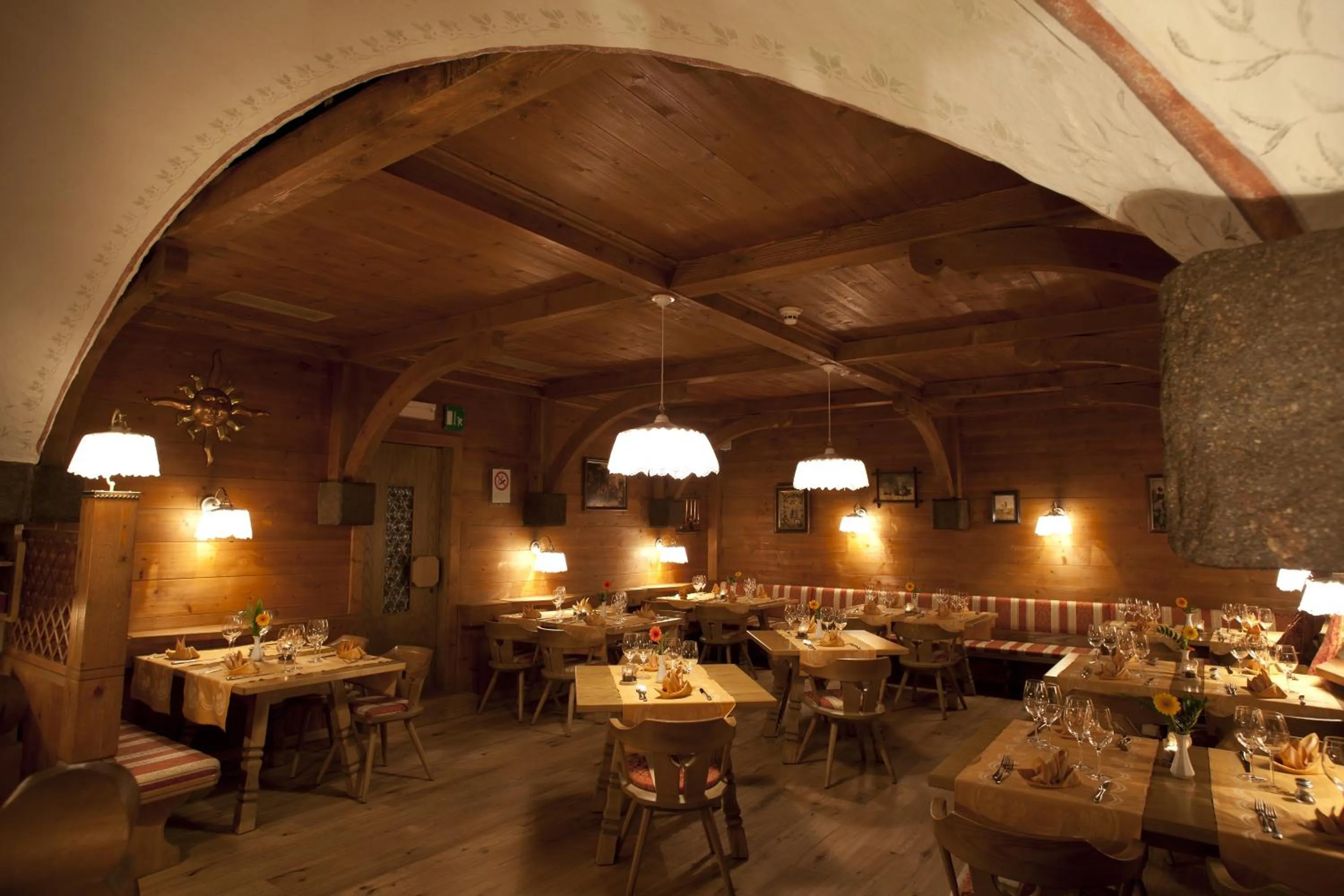 Restaurant/places to eat in Ruster Resort