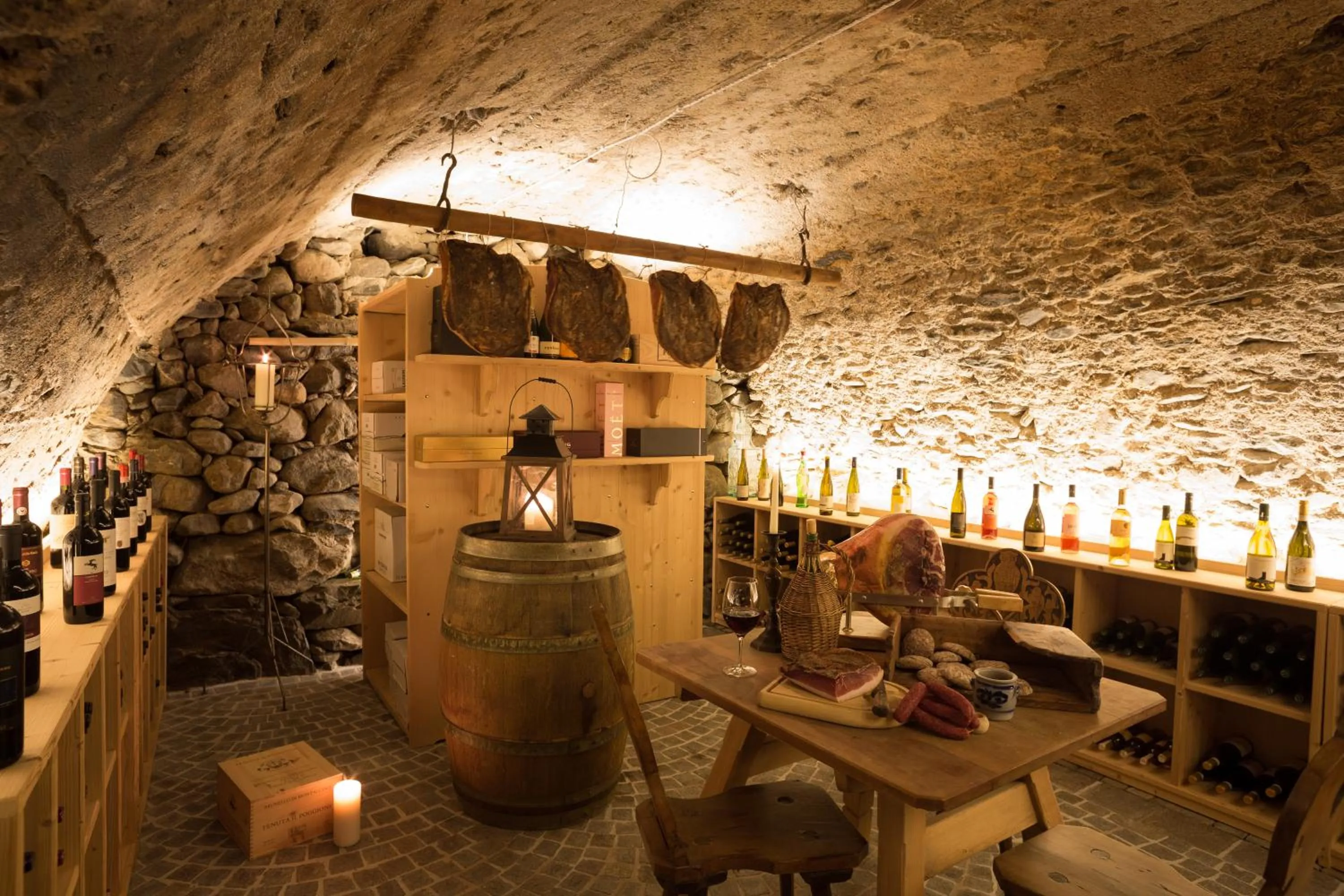 Restaurant/places to eat in Ruster Resort