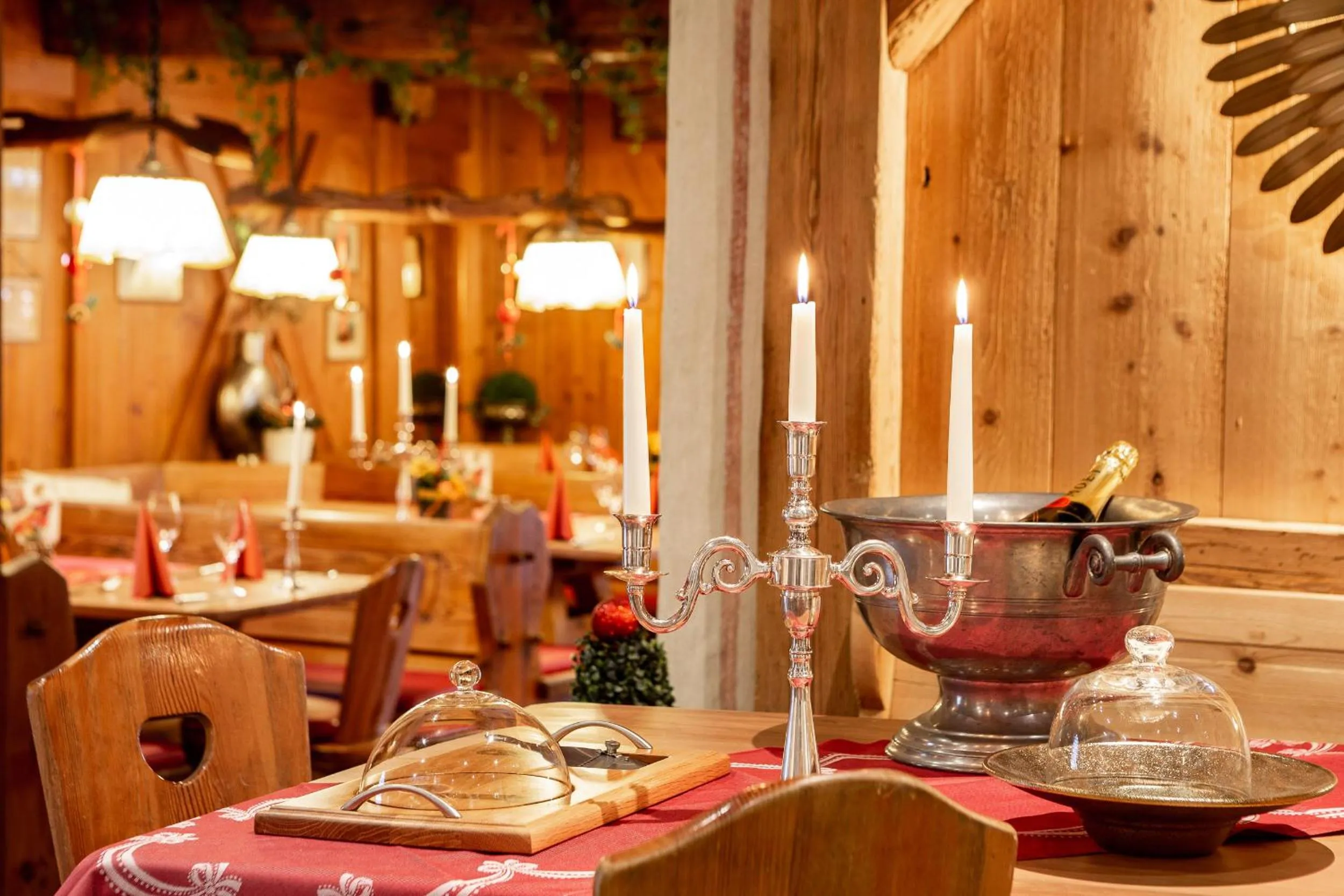 Restaurant/places to eat in Ruster Resort