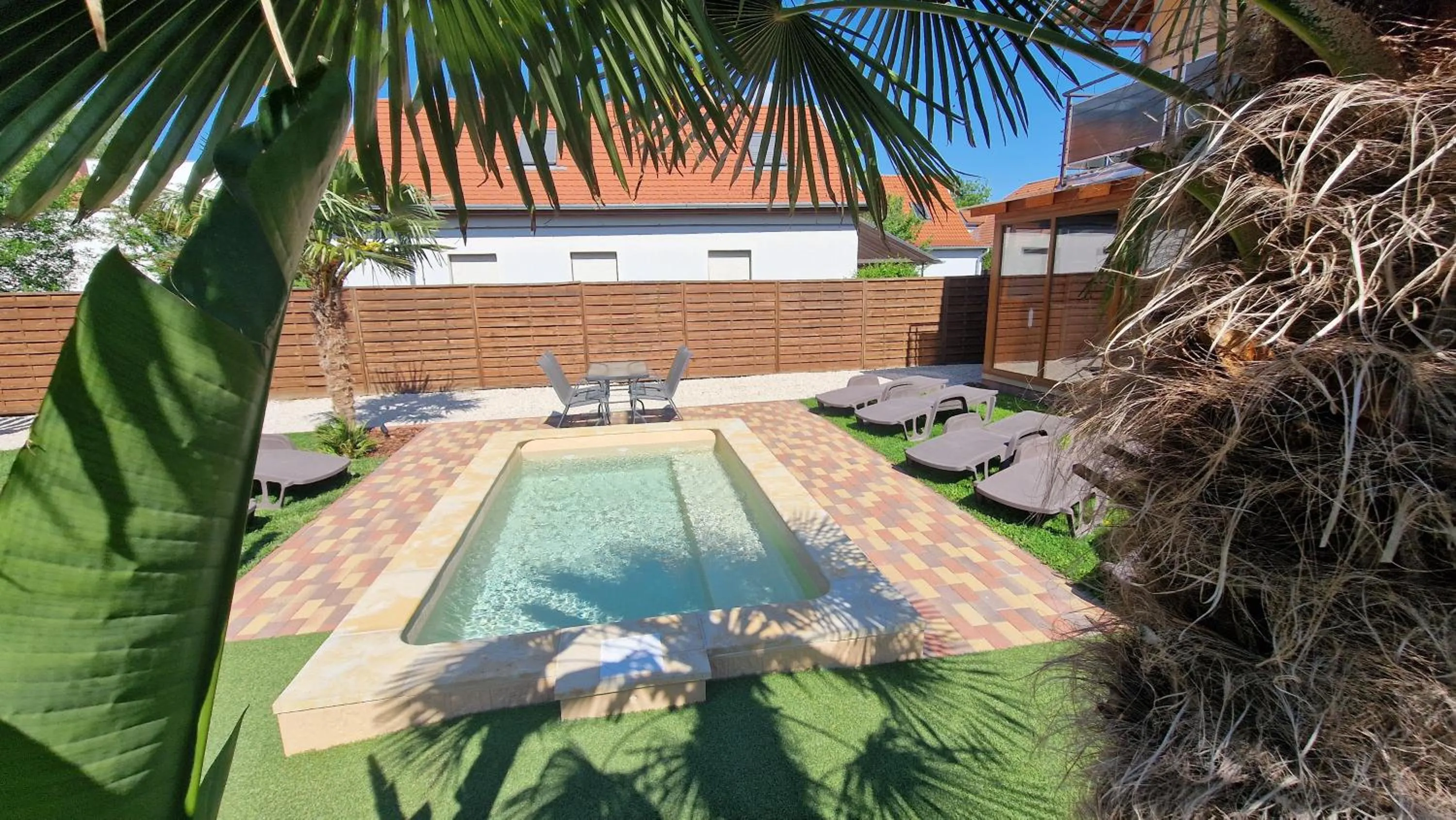 Garden in Napsugár Villa "A"