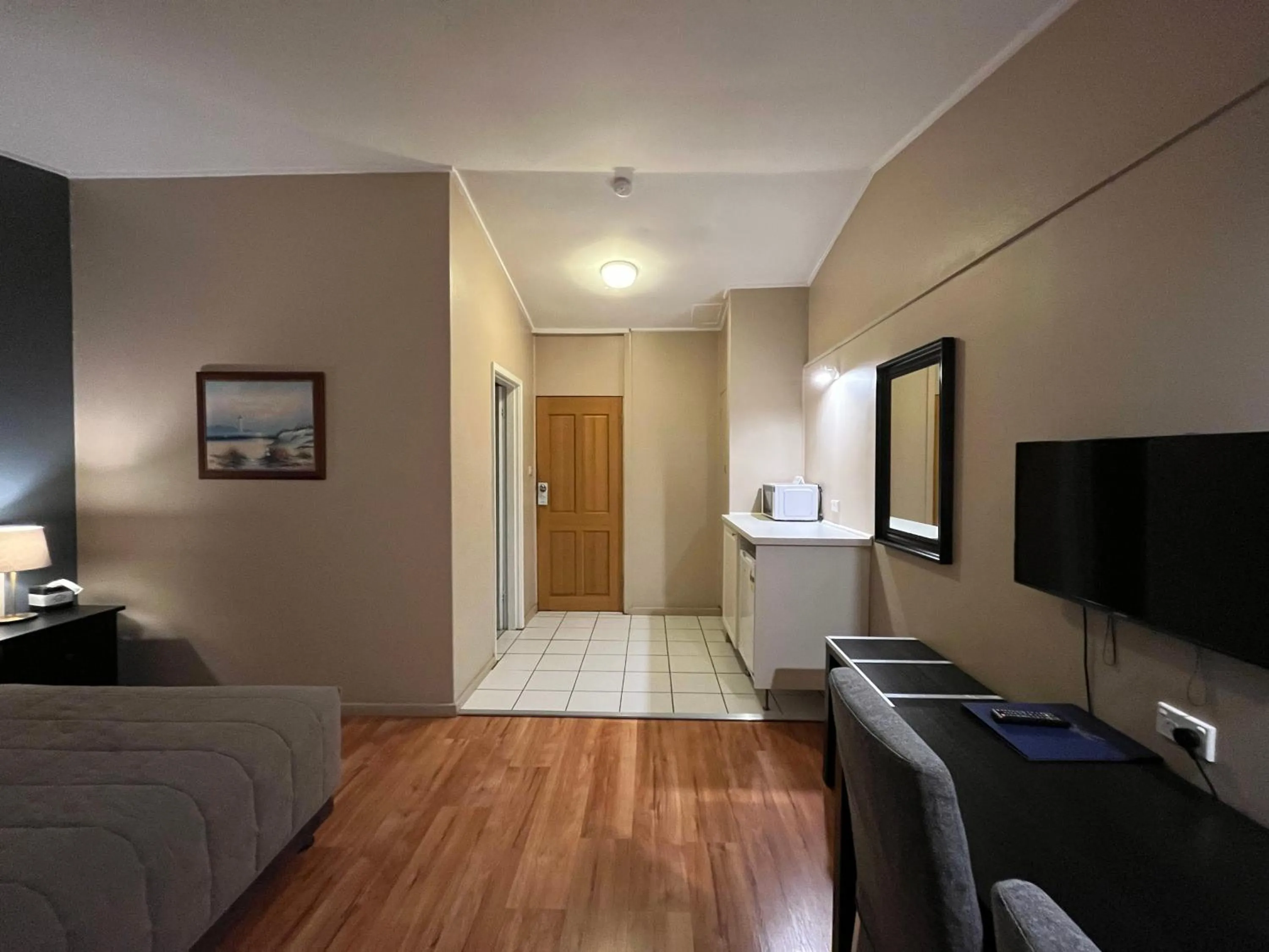 Bedroom in Airlie House Motor Inn