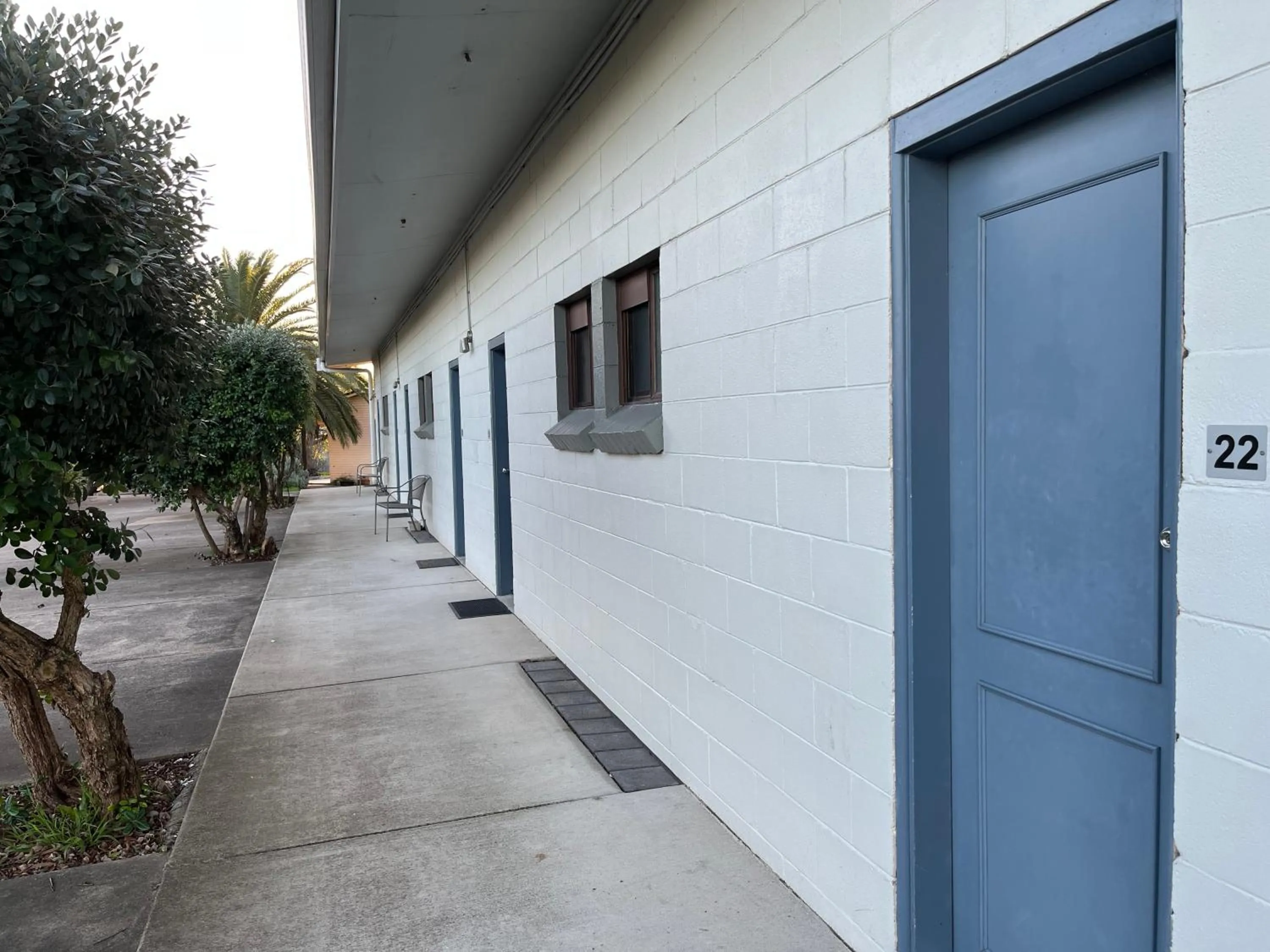 Property building in Airlie House Motor Inn