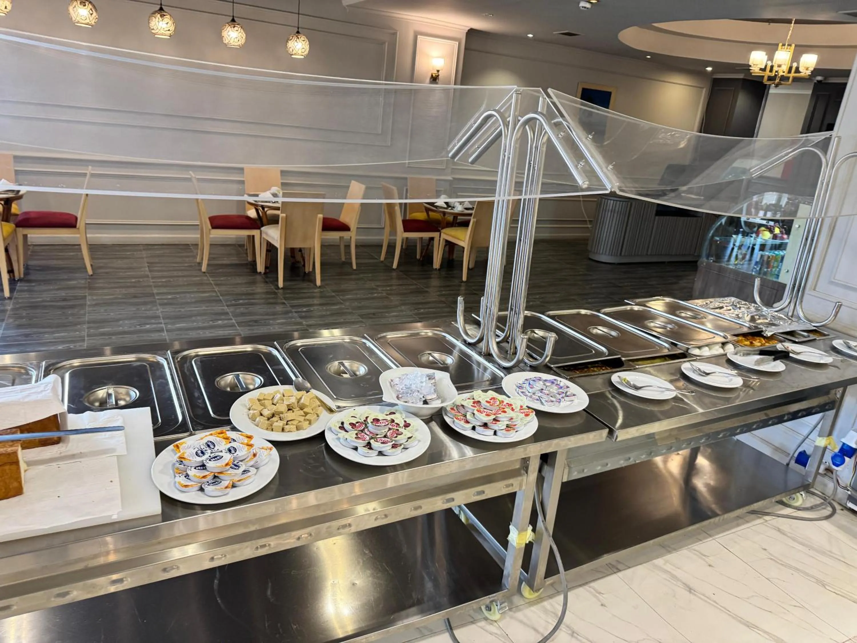 Restaurant/places to eat in Oriental grand Plaza