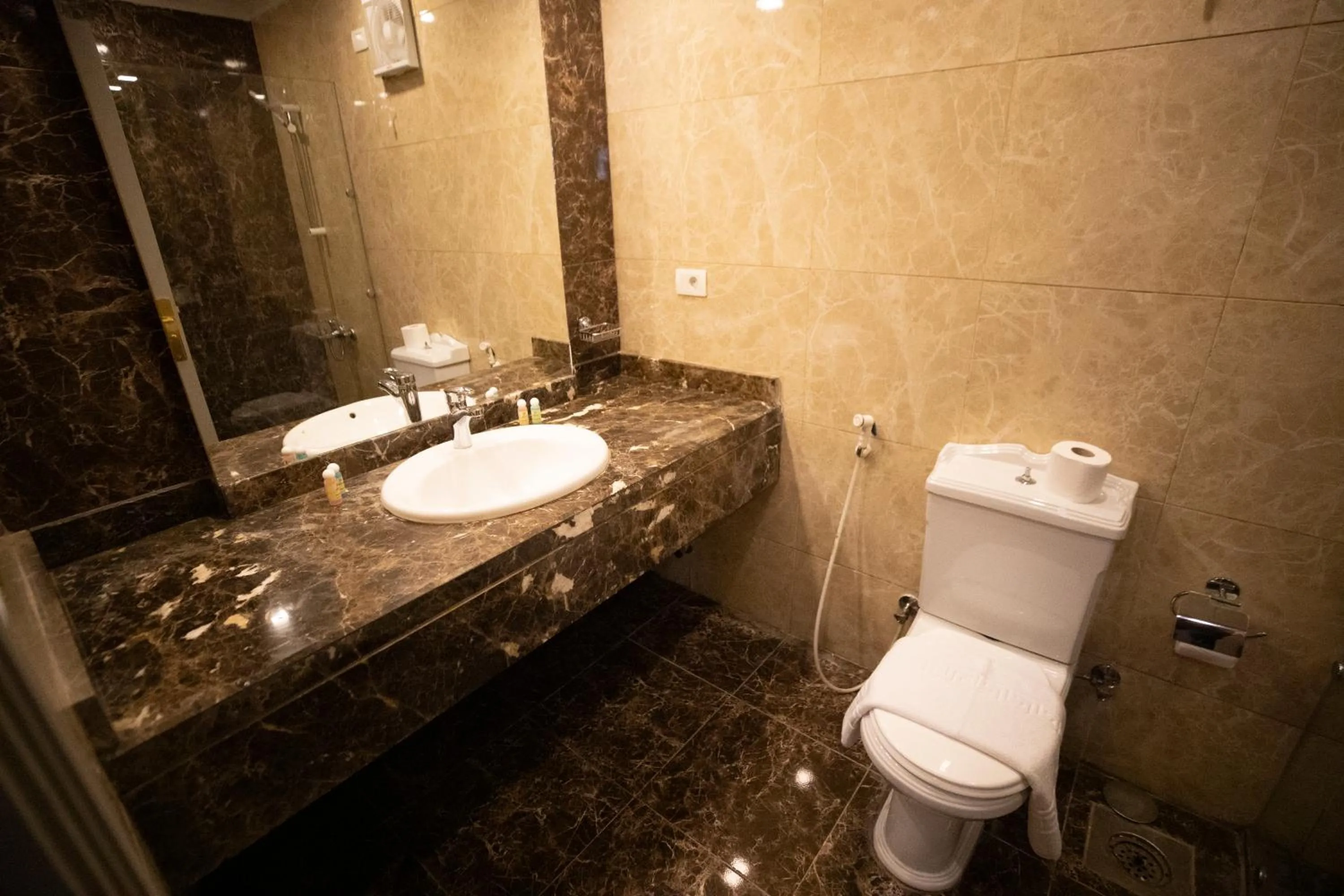 Toilet in Oriental grand Plaza