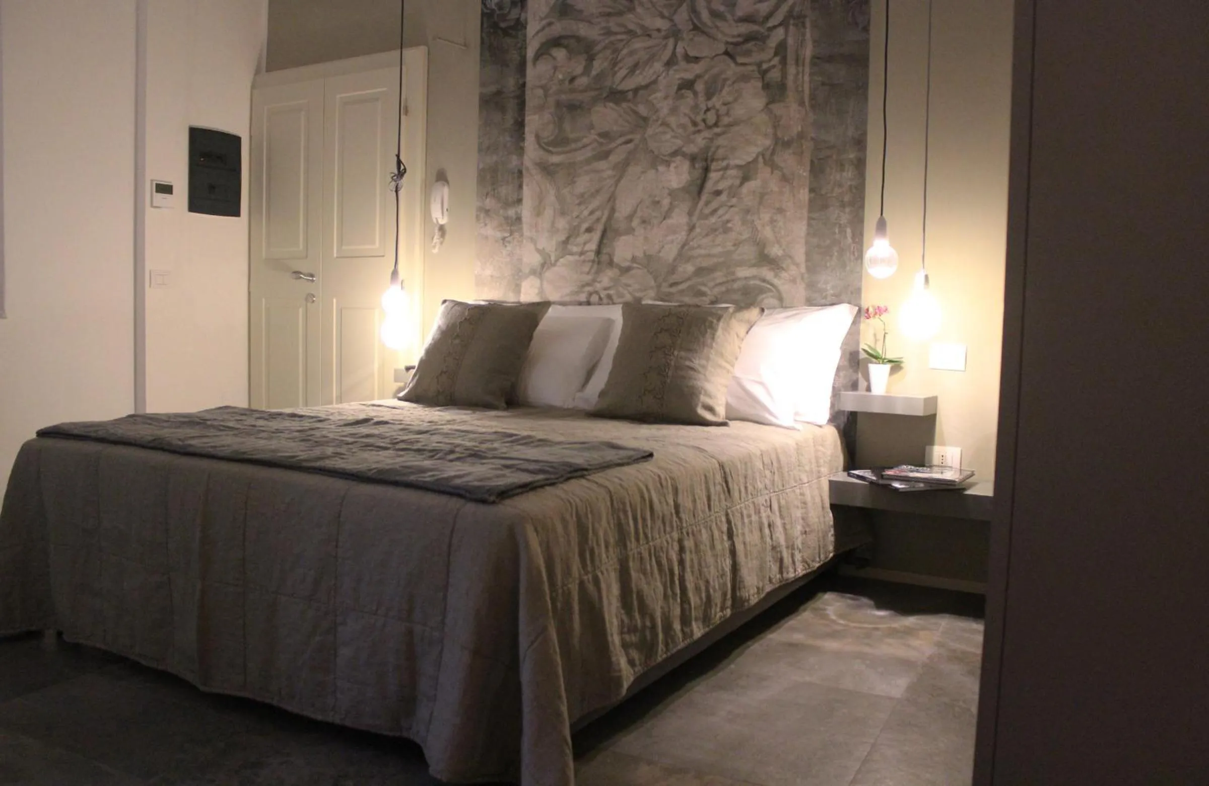 Decorative detail, Bed in Vittorio Veneto 25