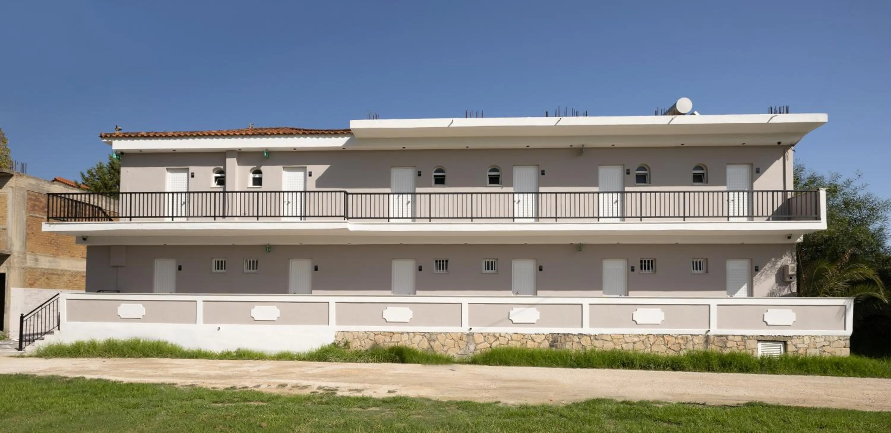 Property building in Iviskos - Adults Only