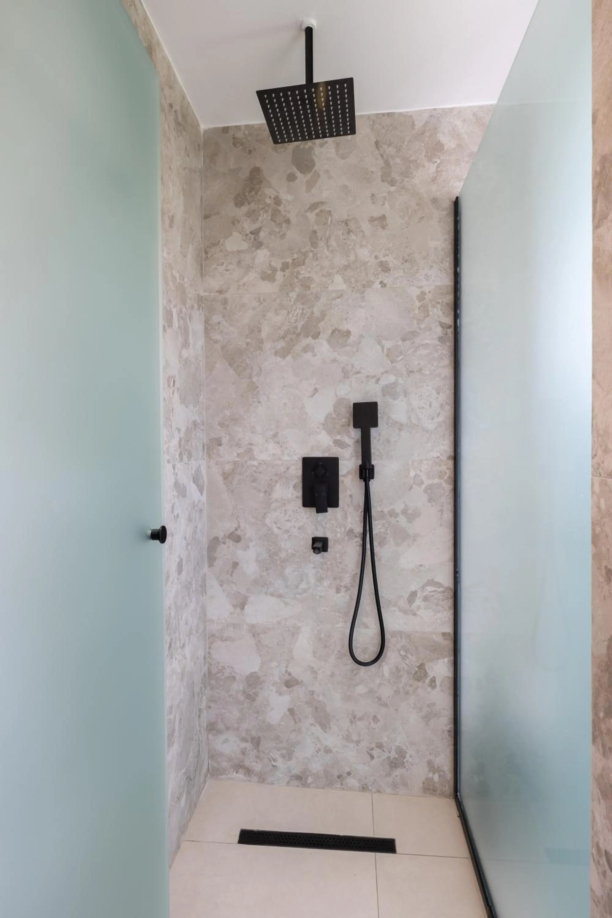 Shower in Iviskos - Adults Only