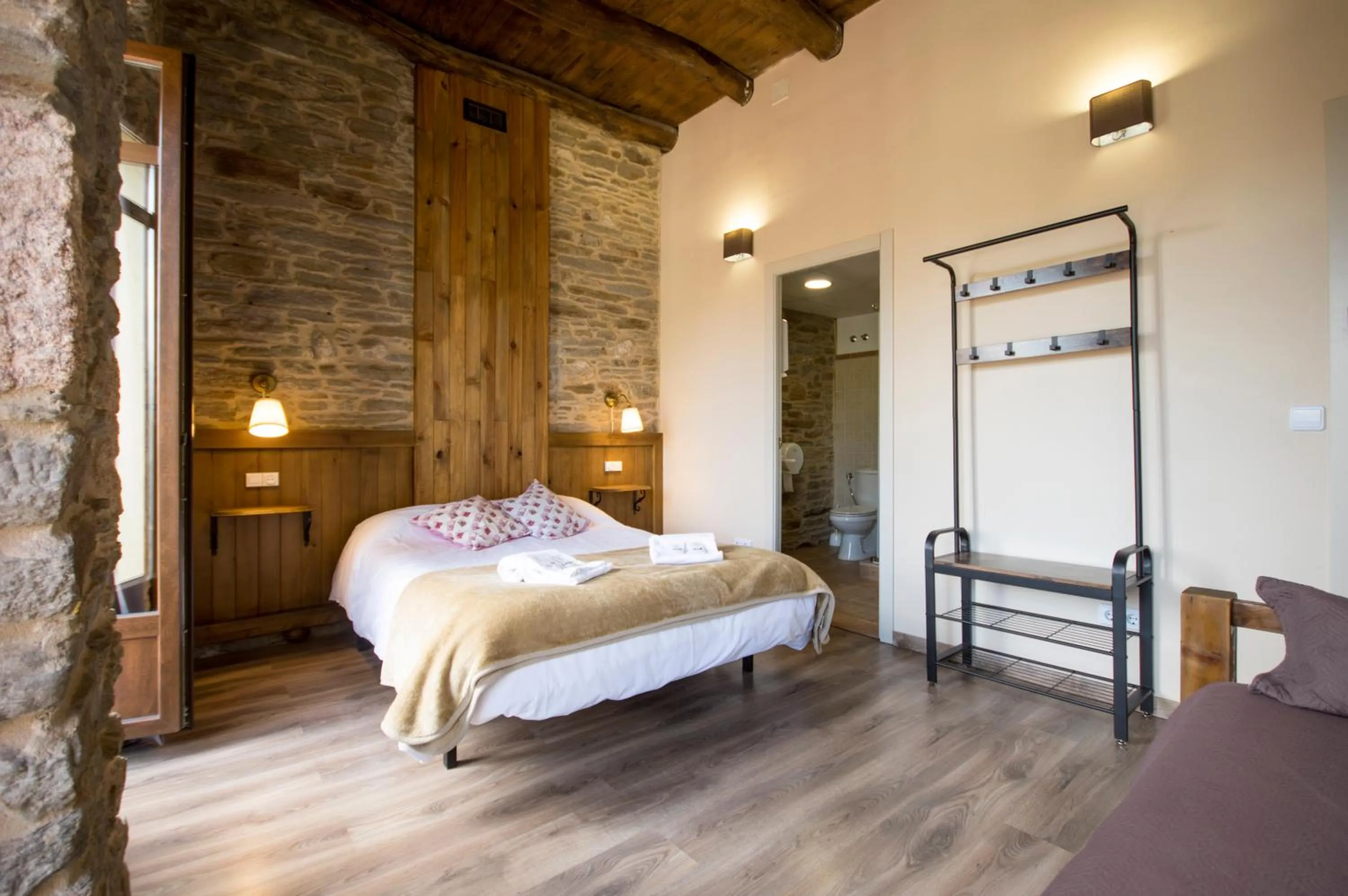 Photo of the whole room, Bed in La Casona de Sarria