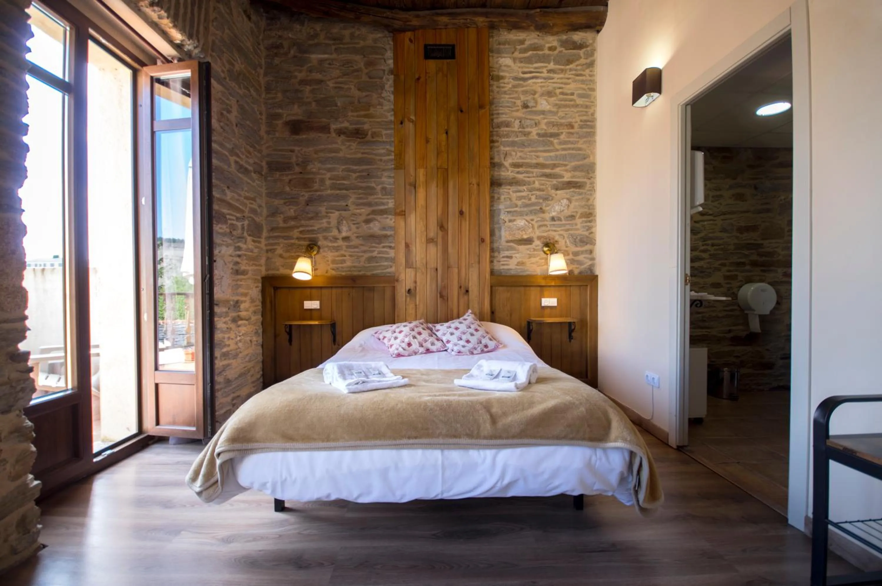 Photo of the whole room, Bed in La Casona de Sarria