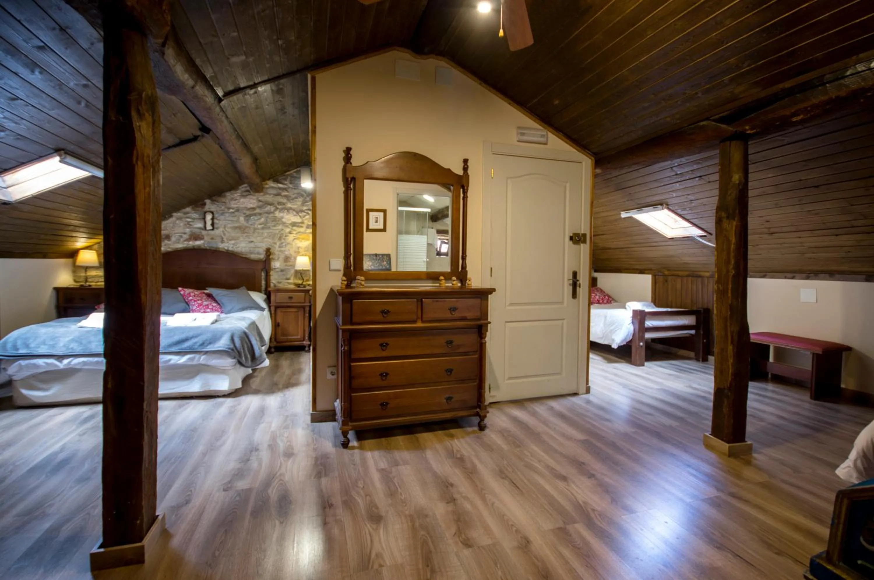 Photo of the whole room, Bed in La Casona de Sarria