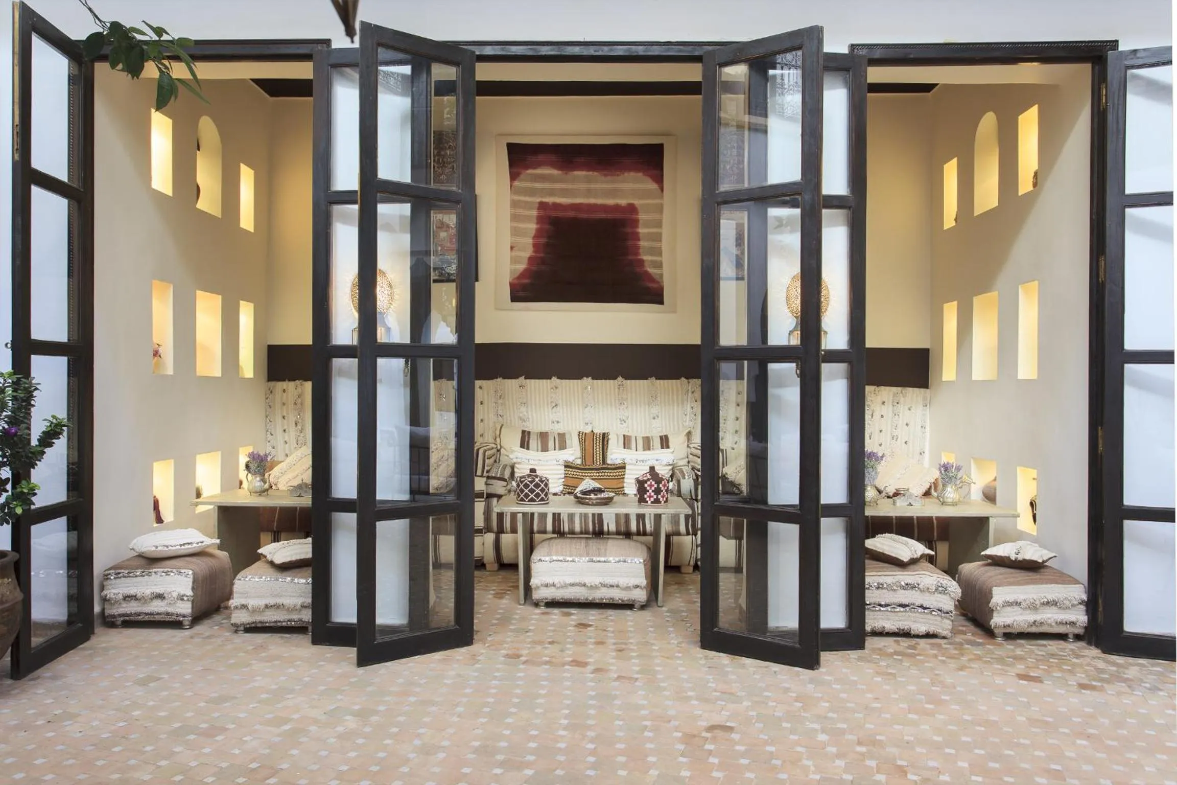 Restaurant/places to eat in Dar Charkia