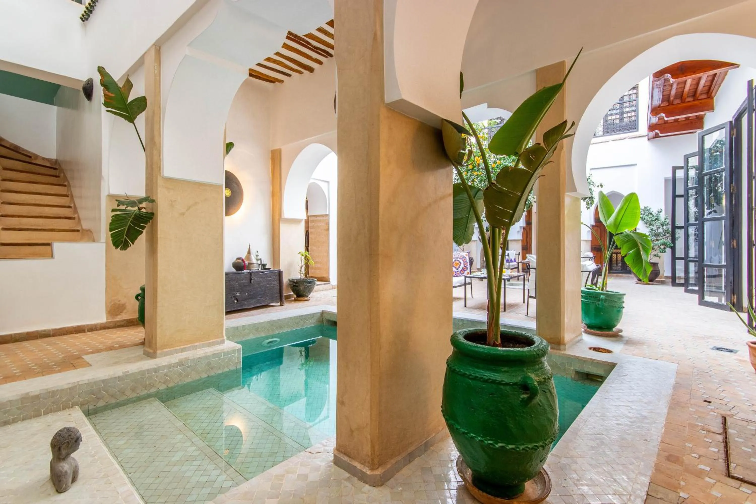 Swimming pool in Dar Charkia